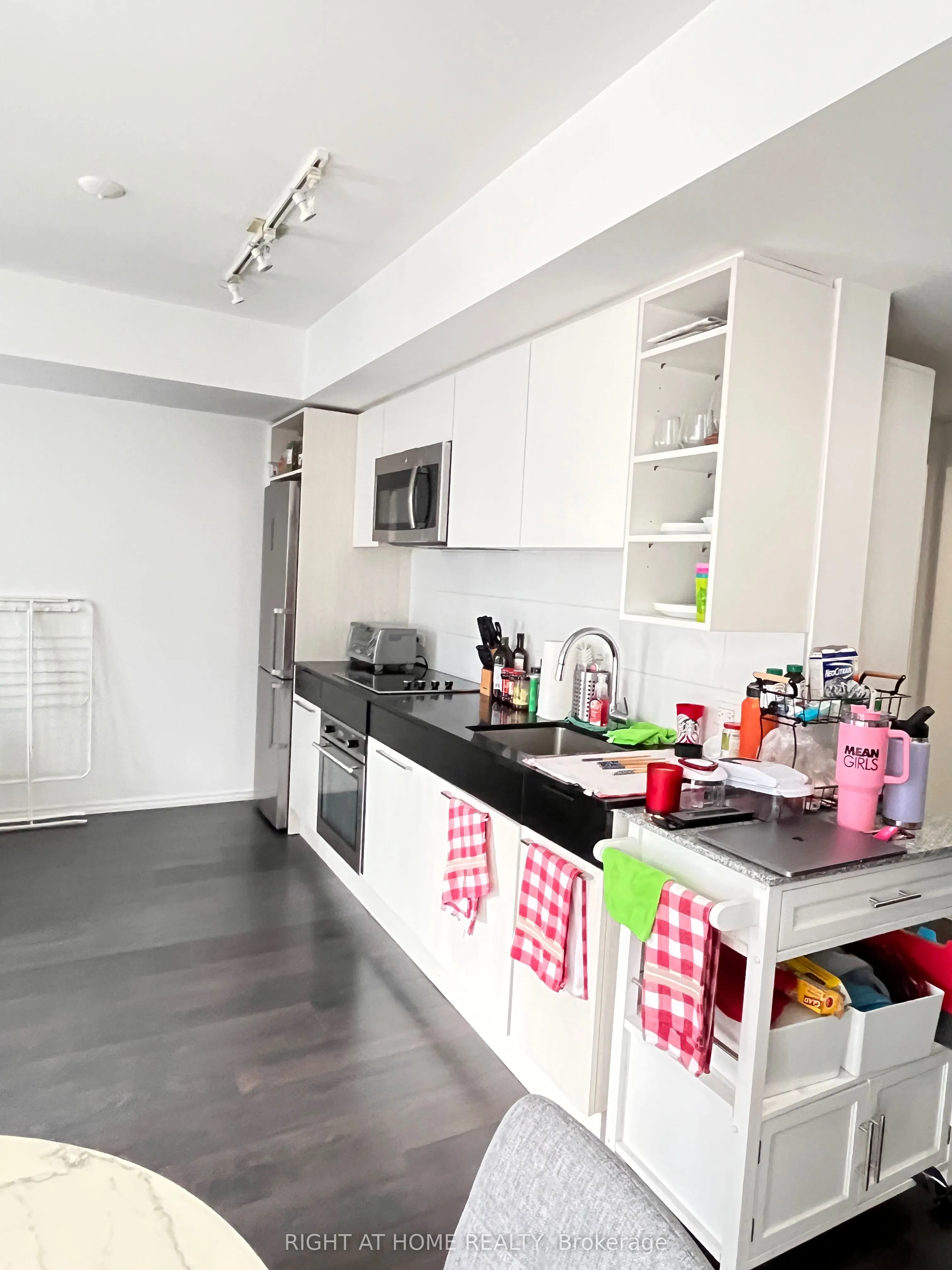 68 Shuter Street, #2303