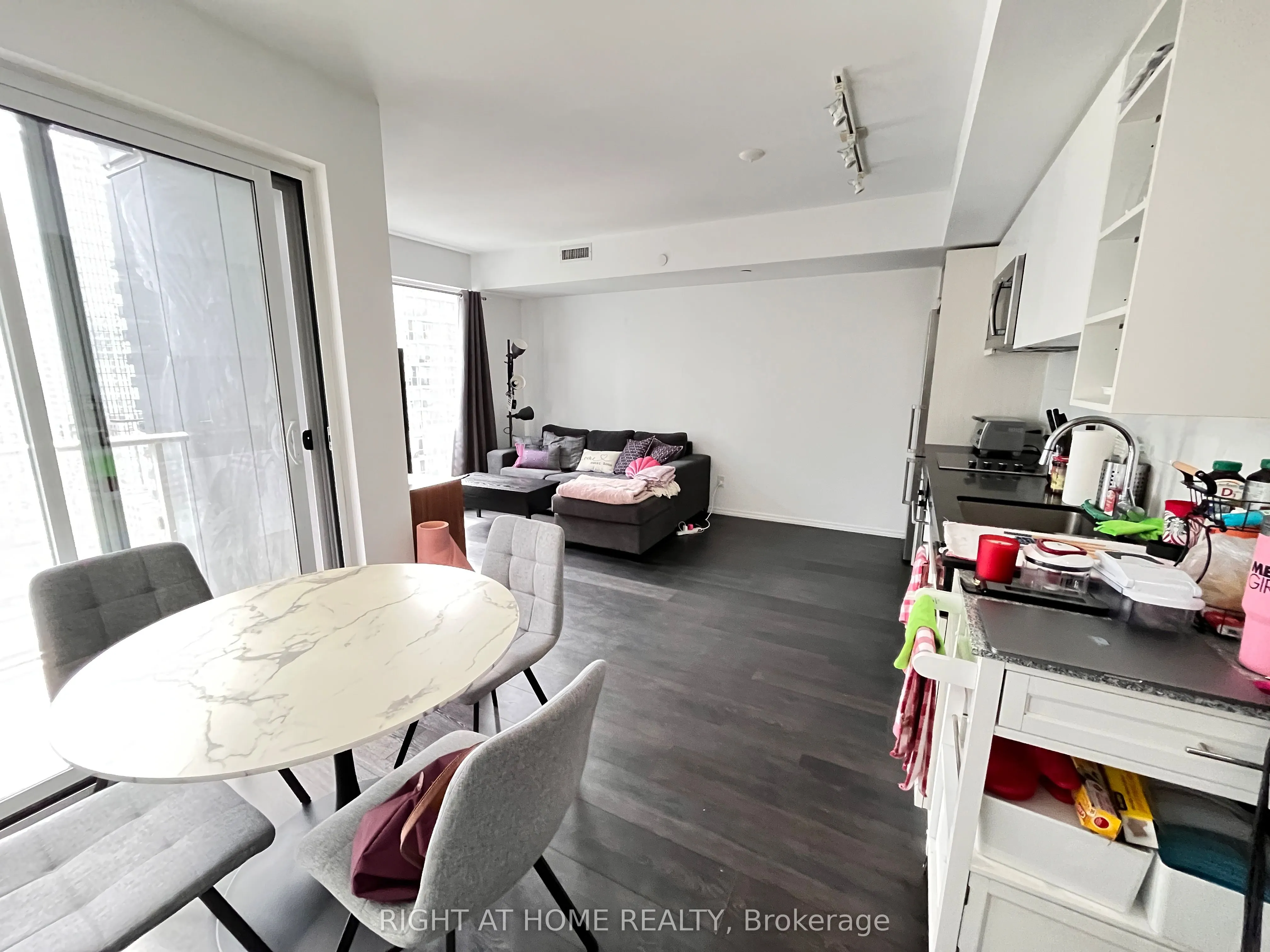 68 Shuter Street, #2303