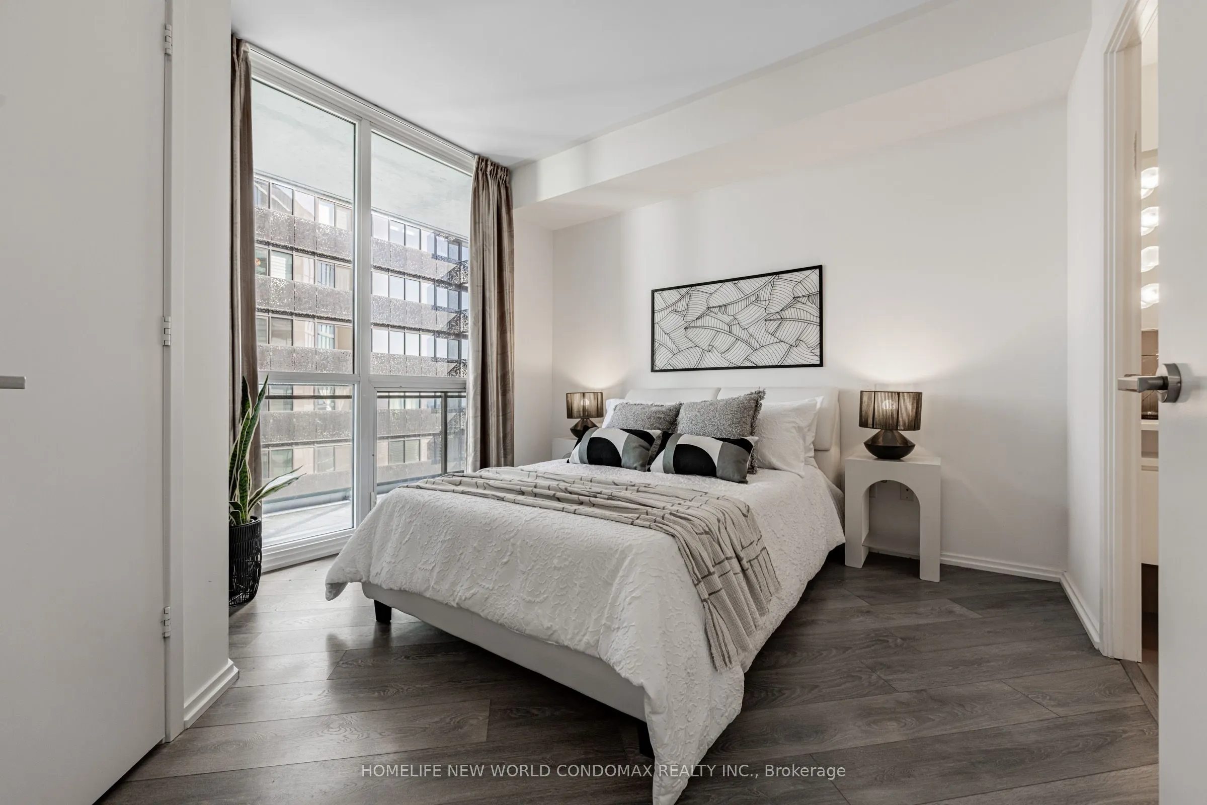 45 CHARLES Street E, #5010