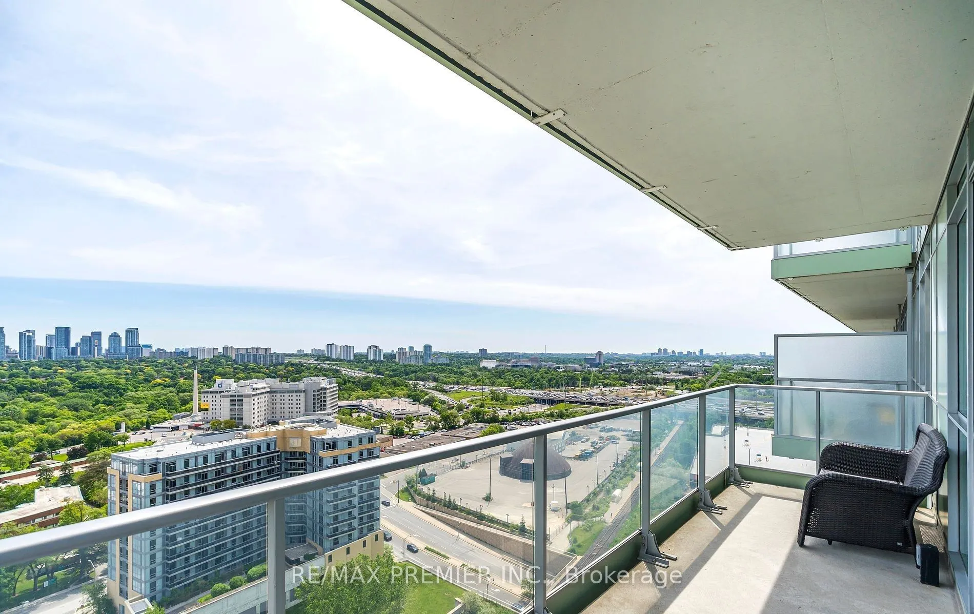 33 Singer Court, #2202