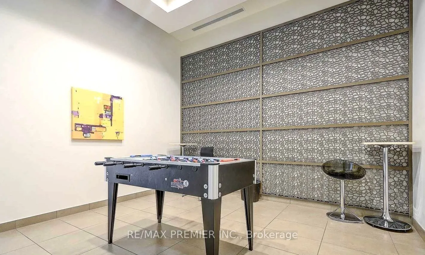 33 Singer Court, #2202