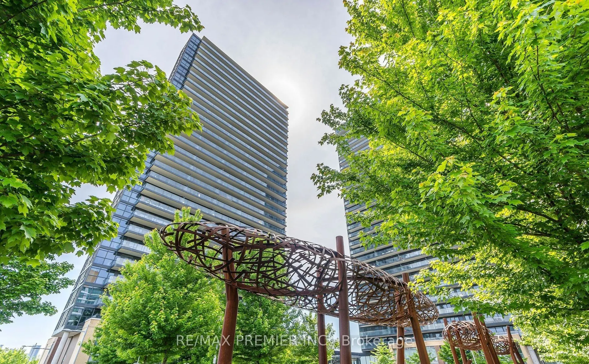 33 Singer Court, #2202