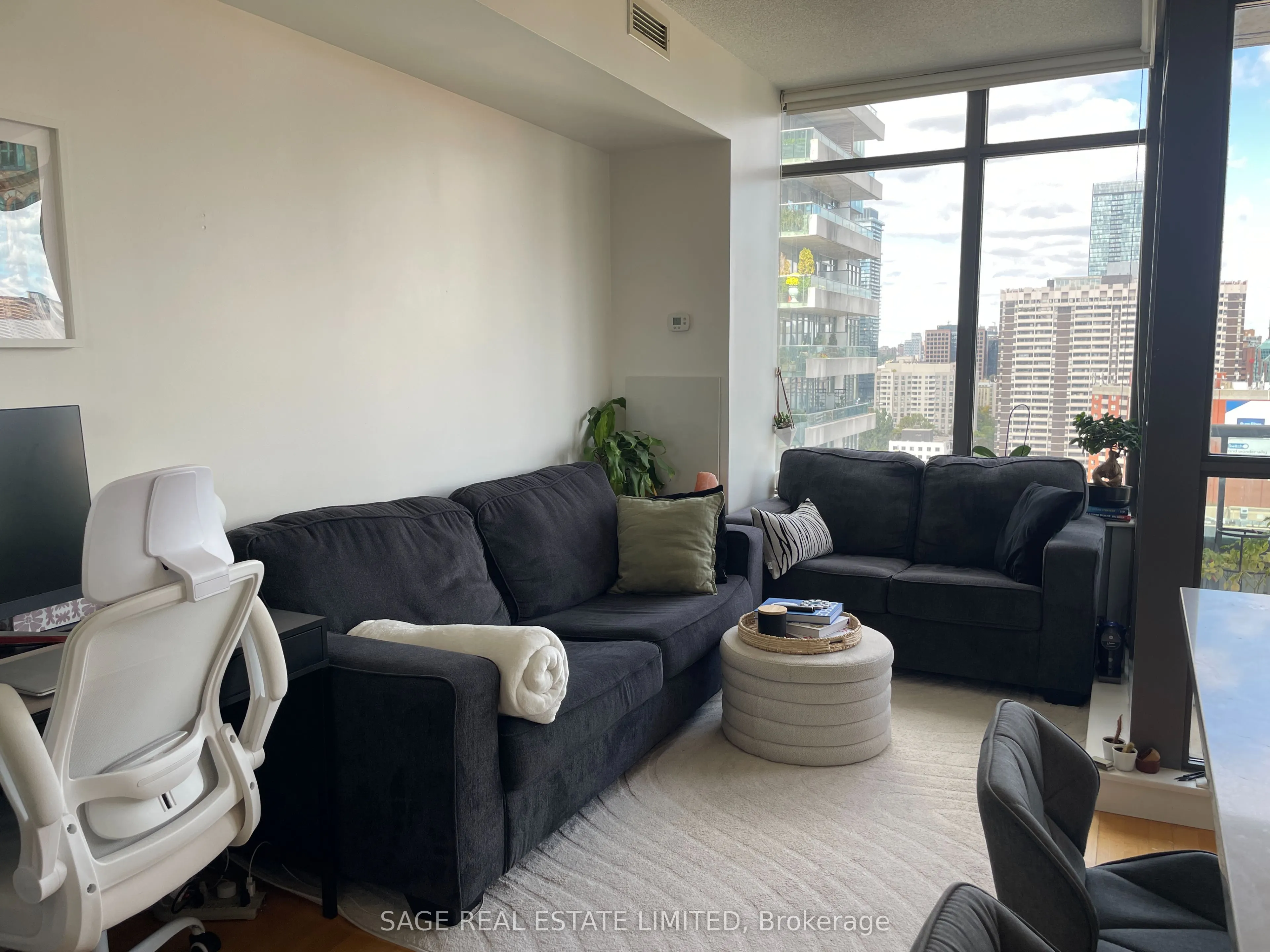281 Mutual Street, #2107