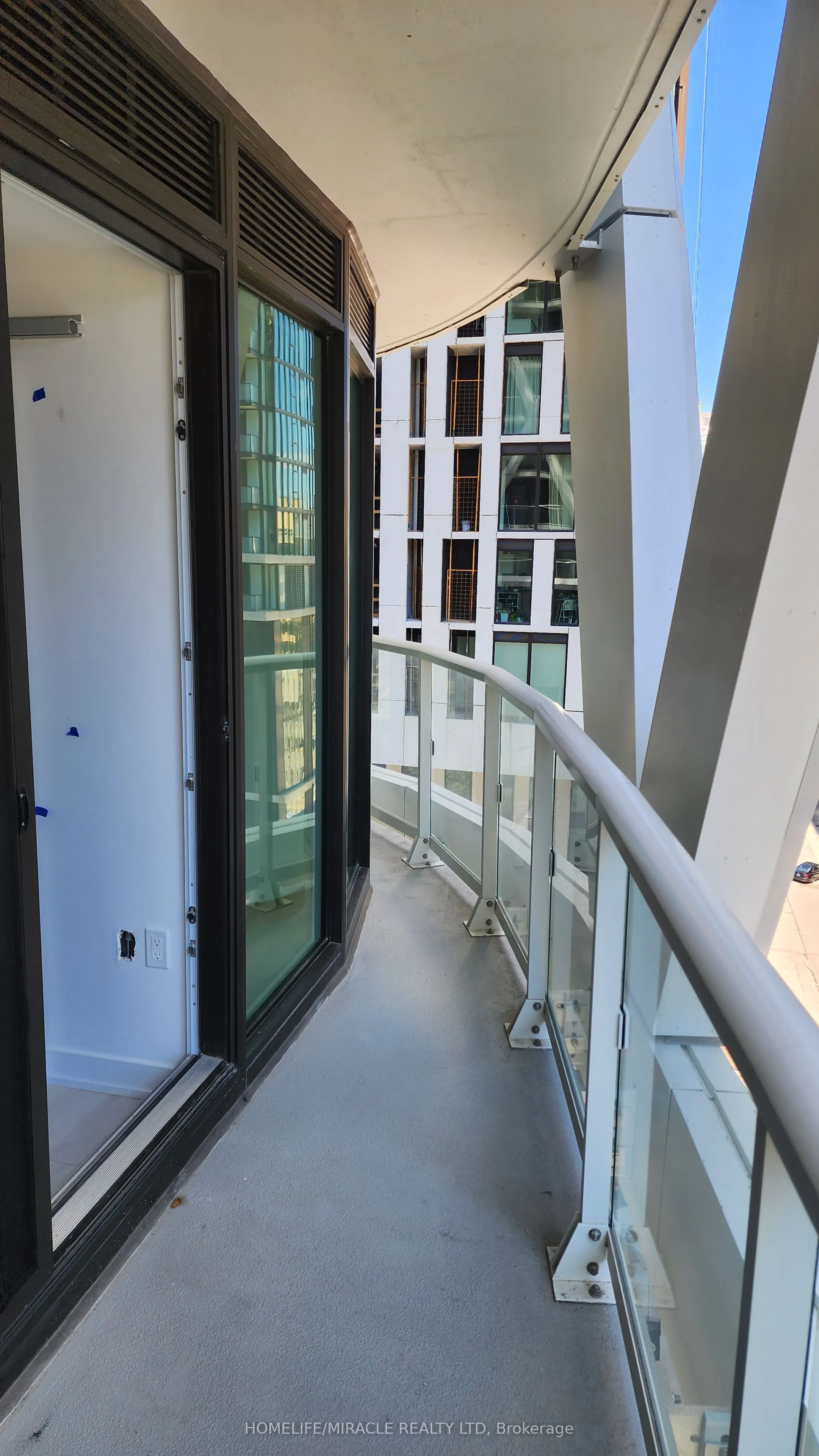 230 Simcoe Street, #724