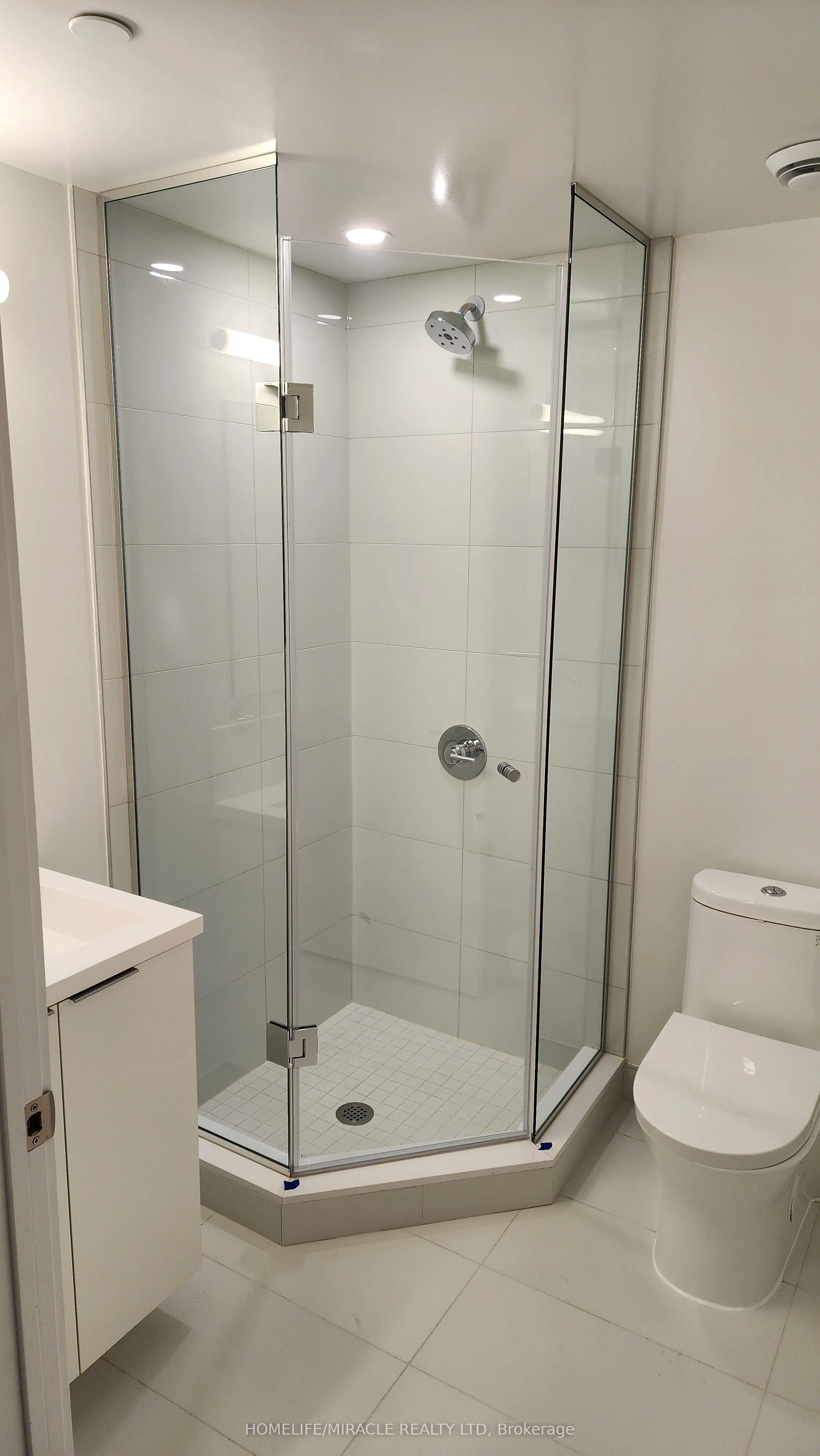 230 Simcoe Street, #724