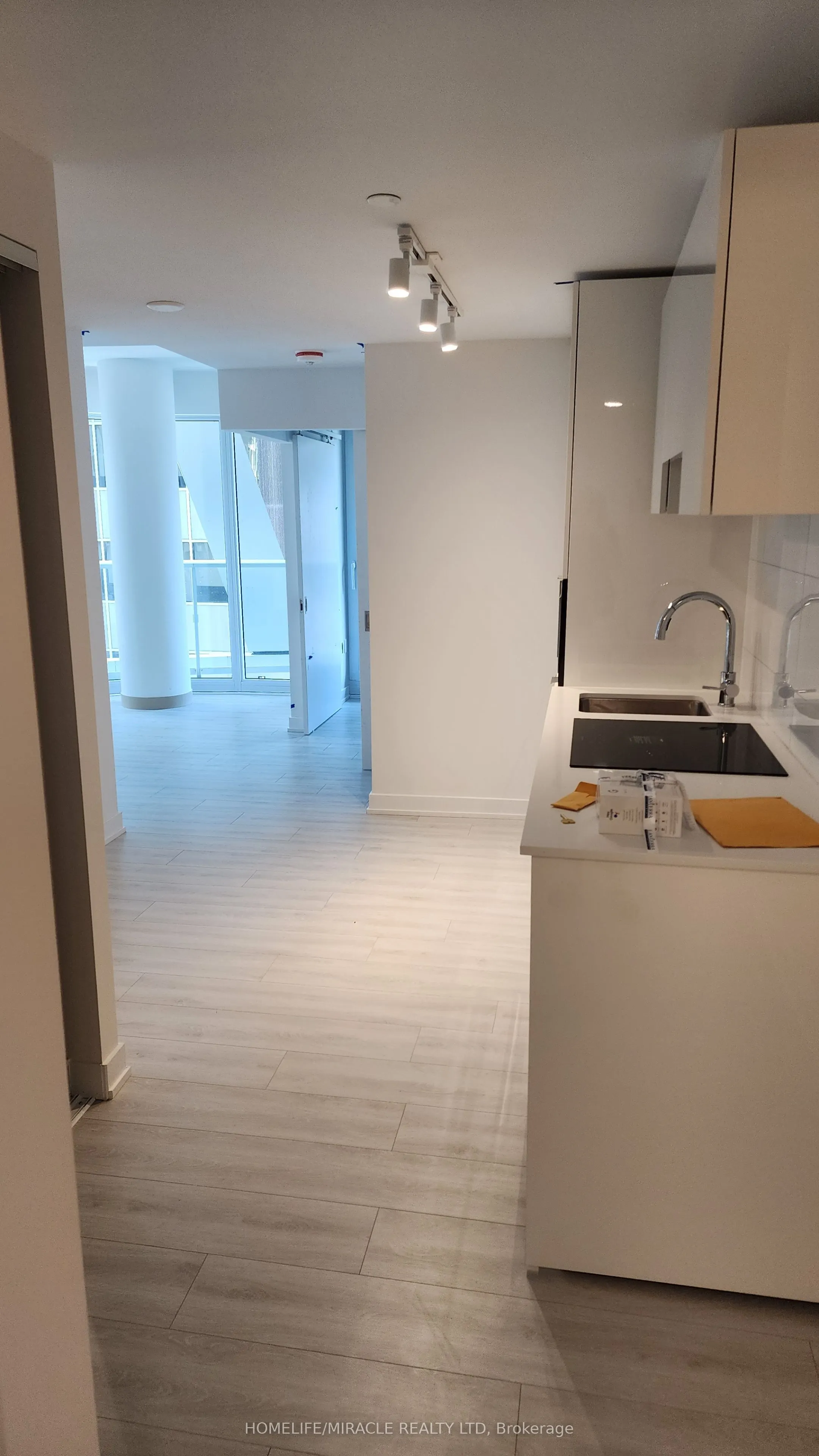 230 Simcoe Street, #724