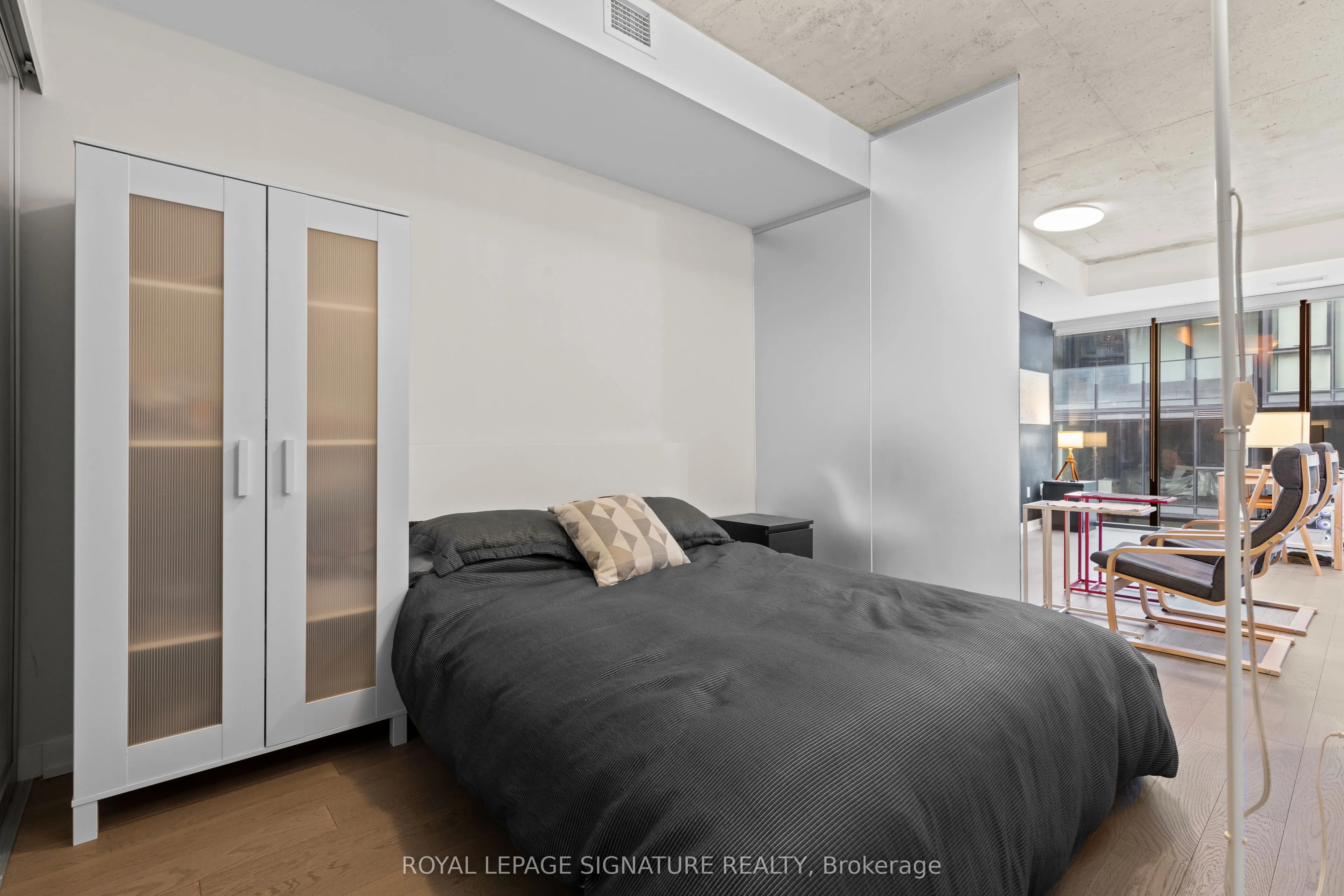 38 Stewart Street, #406