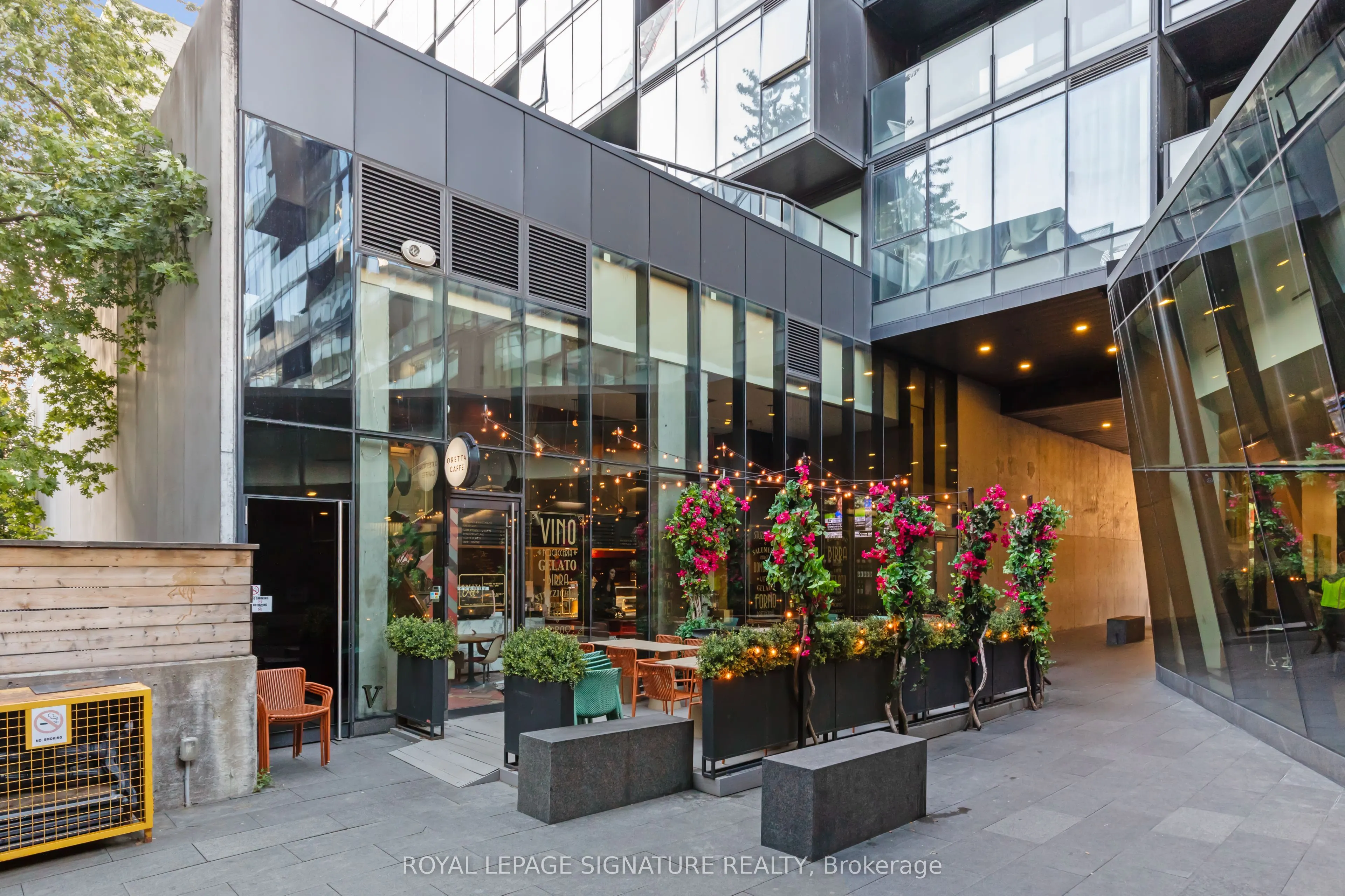 38 Stewart Street, #406