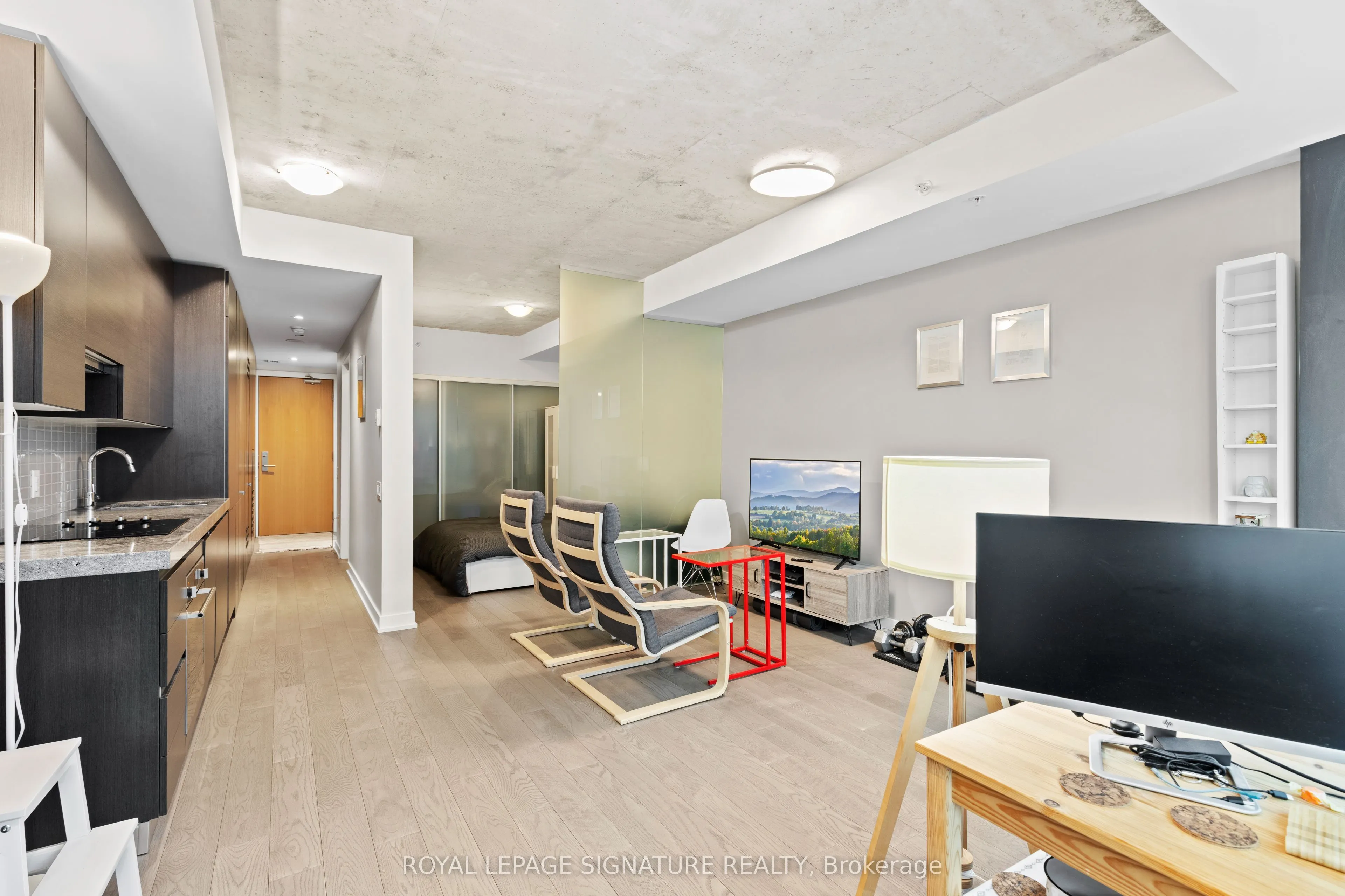 38 Stewart Street, #406
