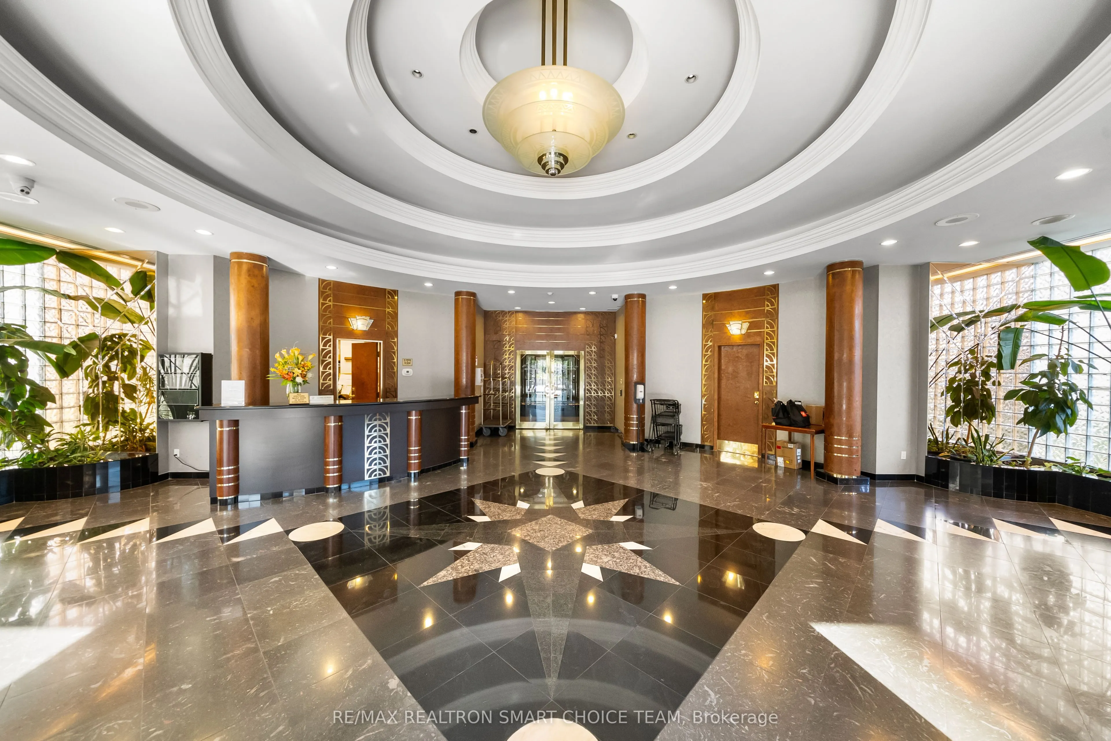 28 Hollywood Avenue, #1211