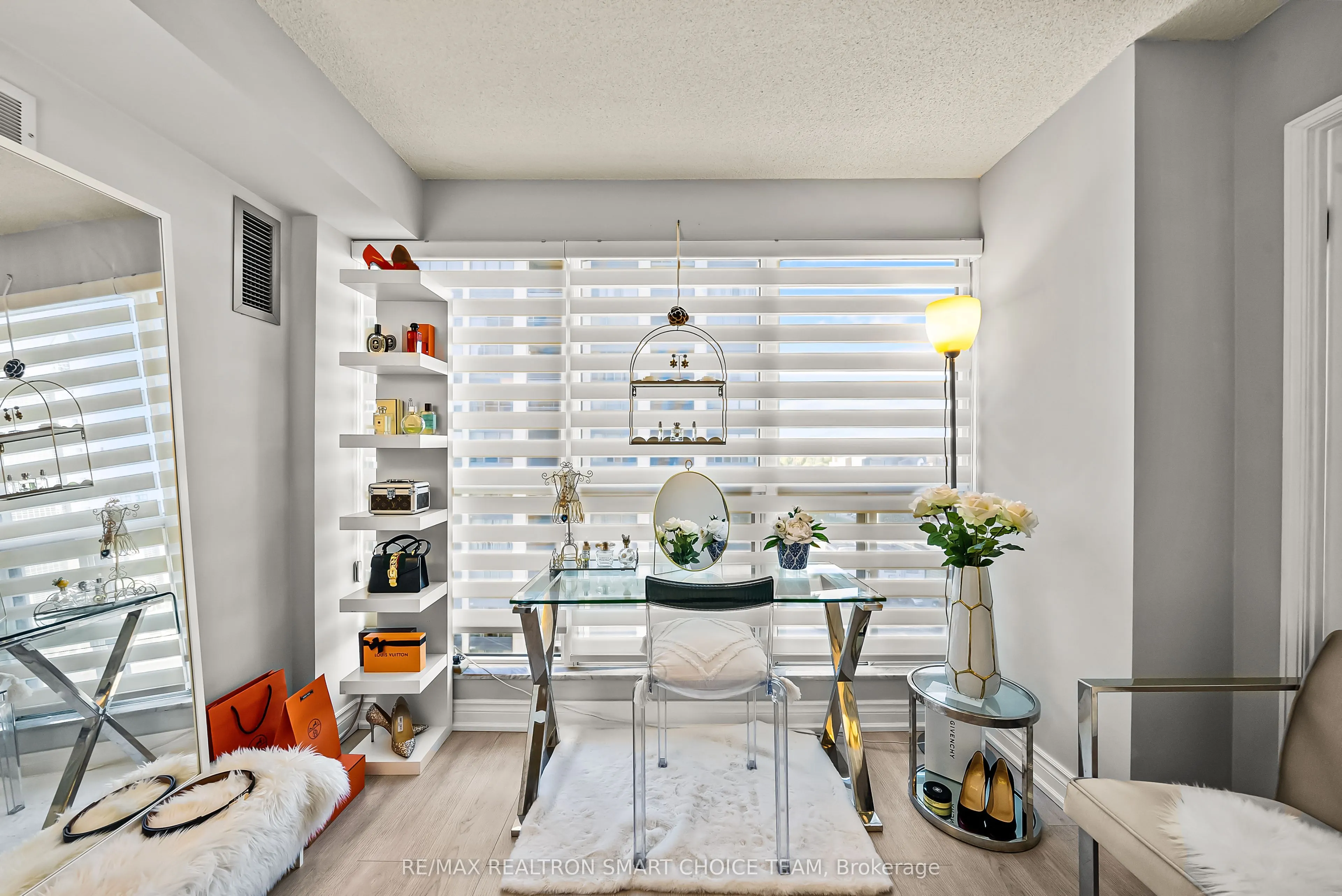 28 Hollywood Avenue, #1211