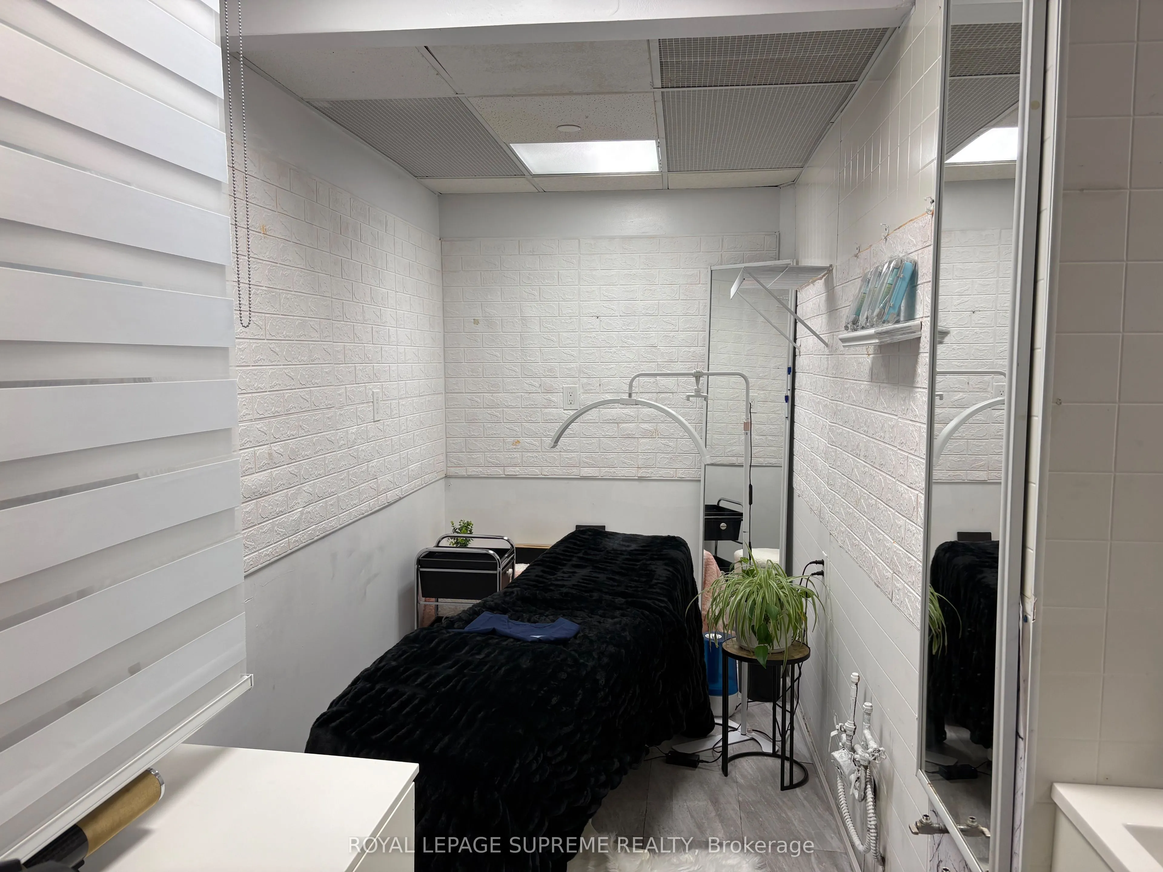 2721 Yonge Street