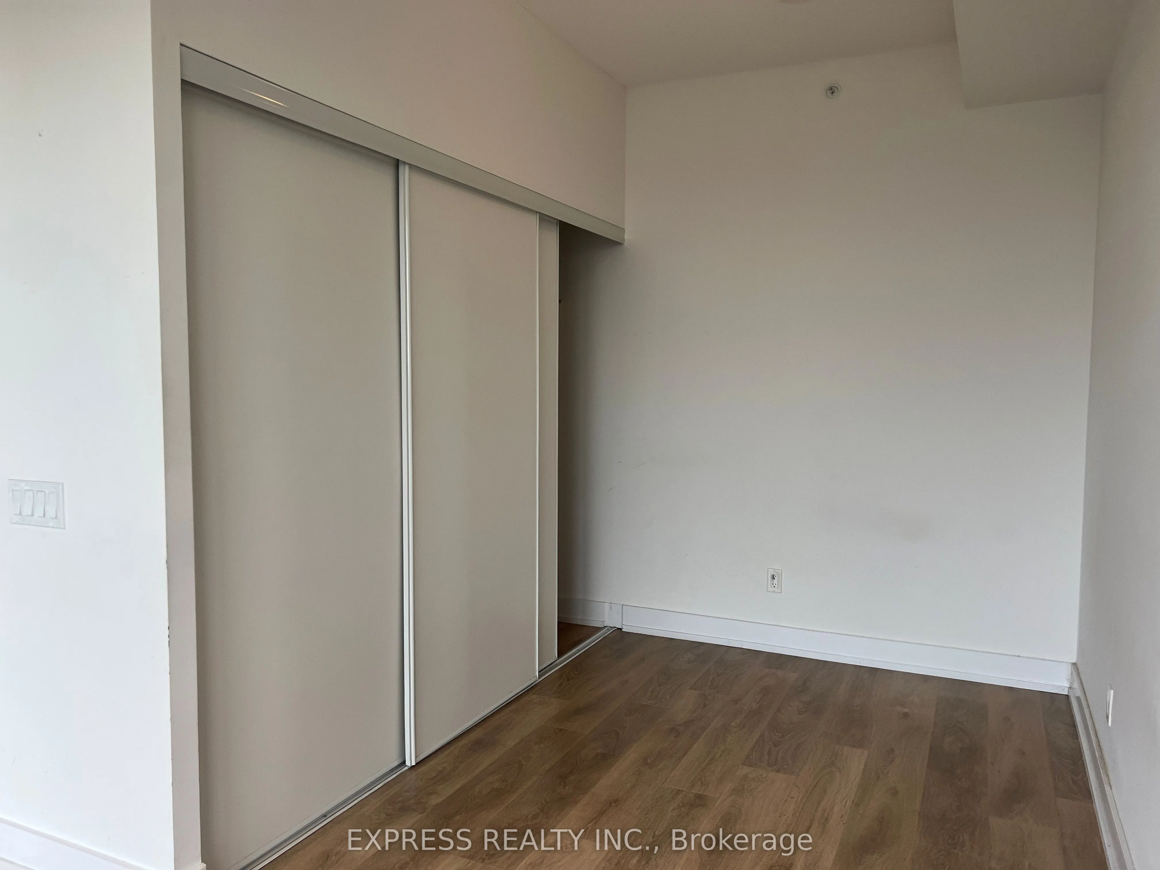 150 Fairview Mall Drive, #1109