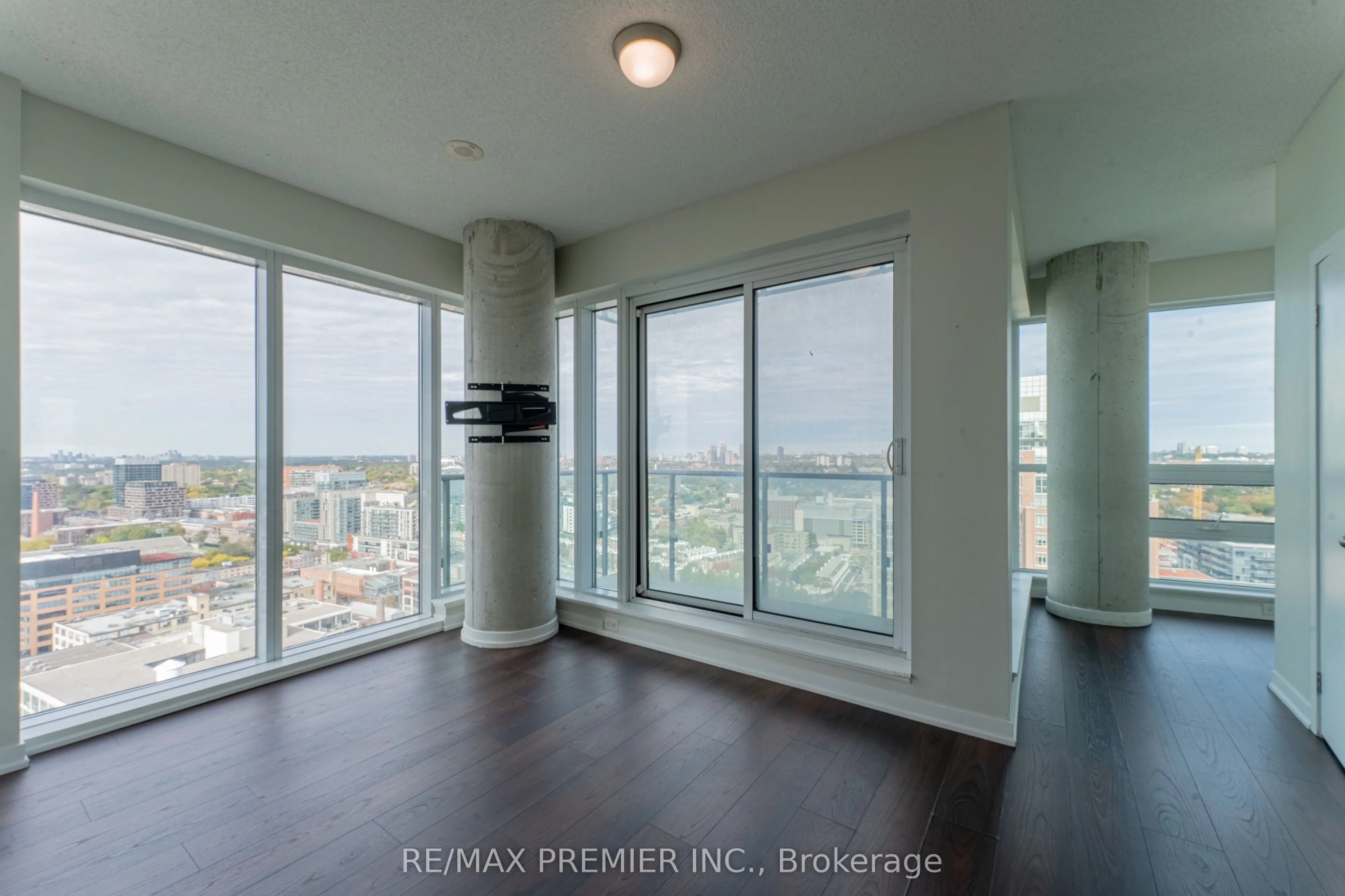 150 East Liberty Street, #2710