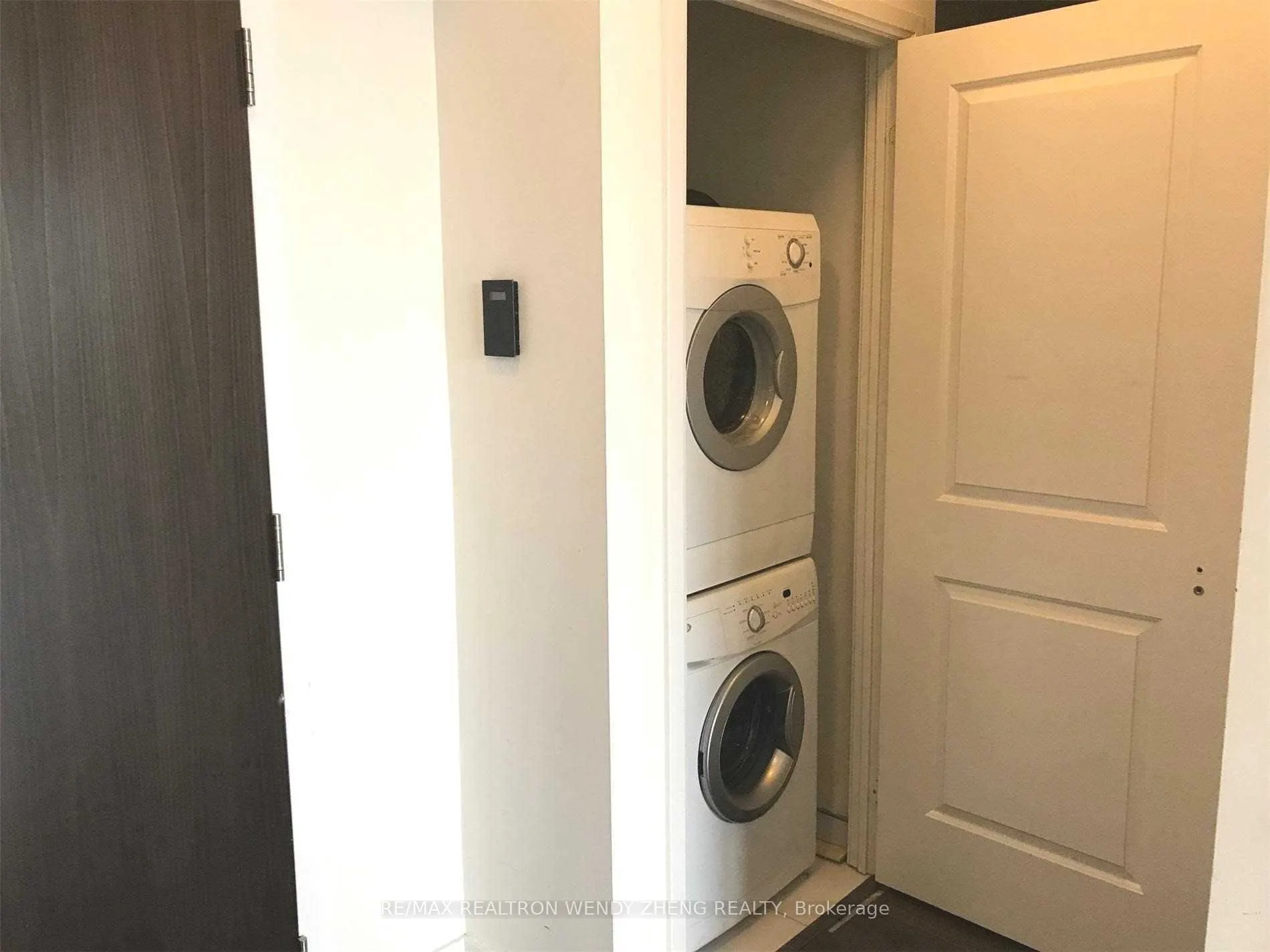 88 Sheppard Avenue E, #1906