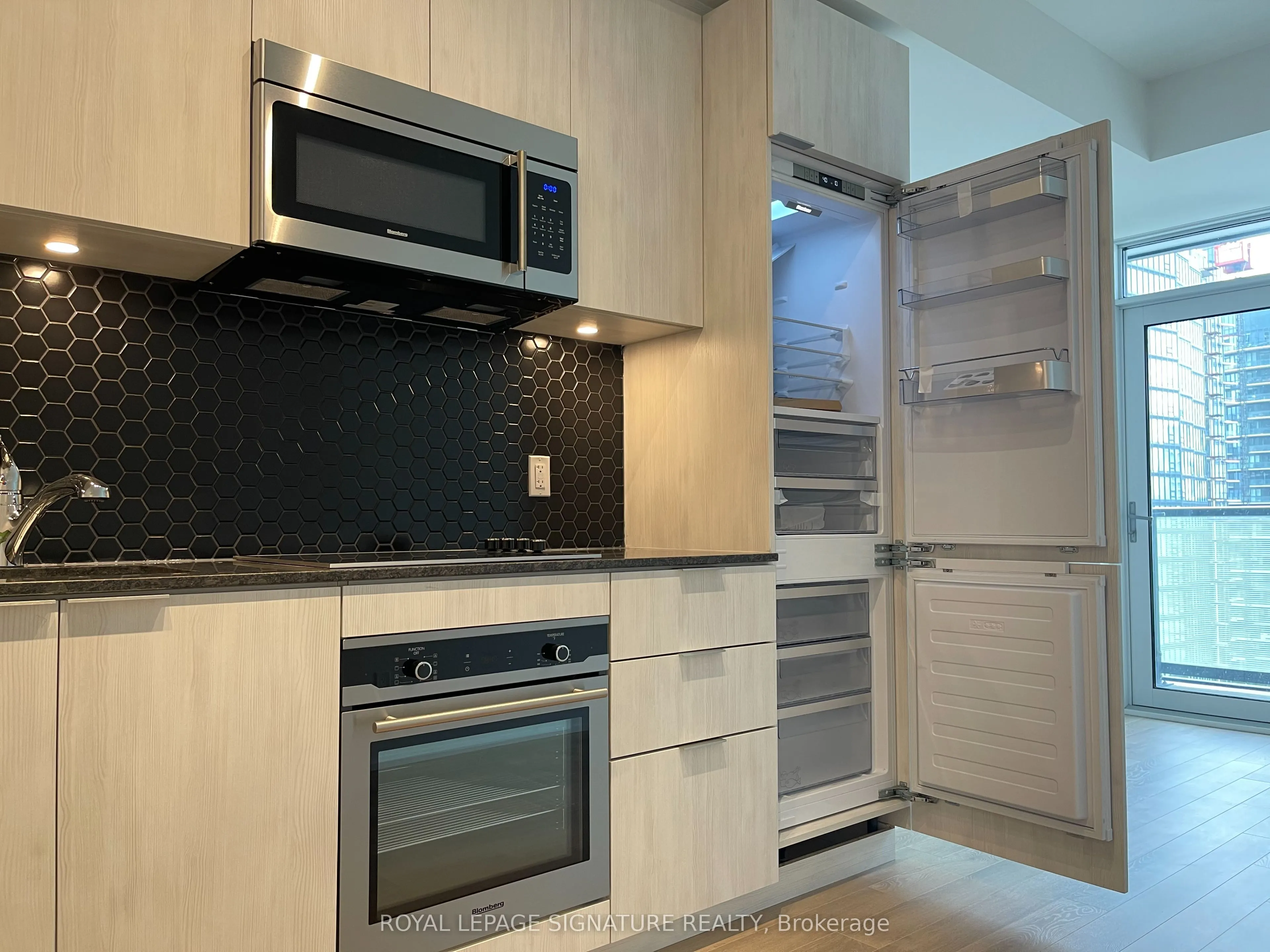 50 Ordnance Street, #1403
