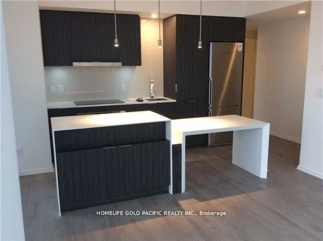 1 Bloor Street E, #3001