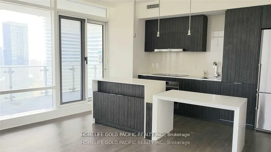 1 Bloor Street E, #3001