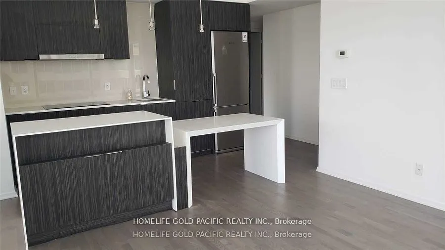 1 Bloor Street E, #3001