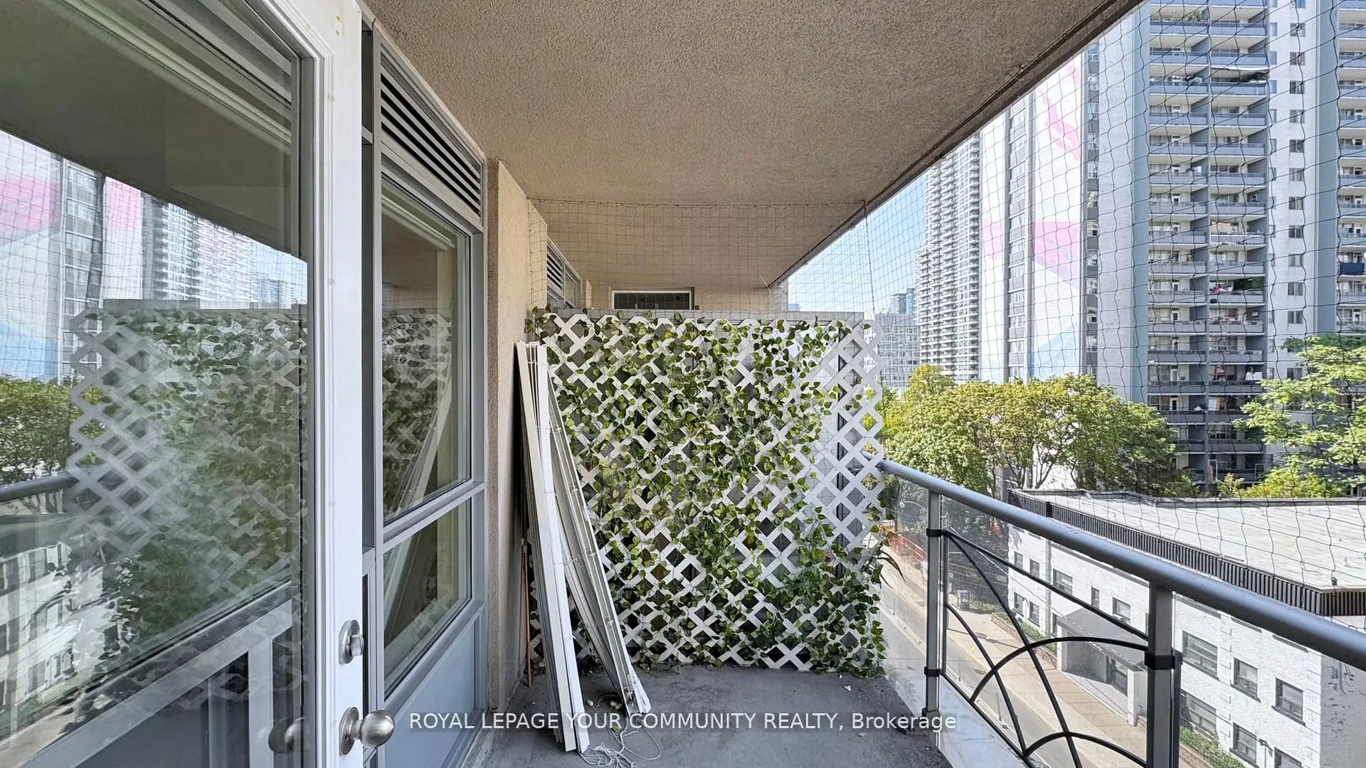 225 wellesley Street, #610