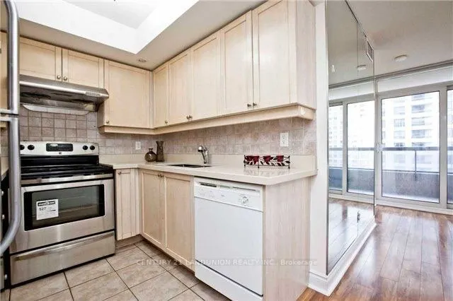 15 Northtown Way, #1218