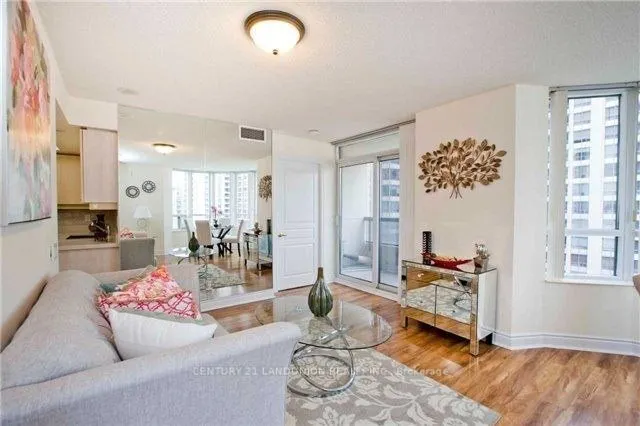 15 Northtown Way, #1218