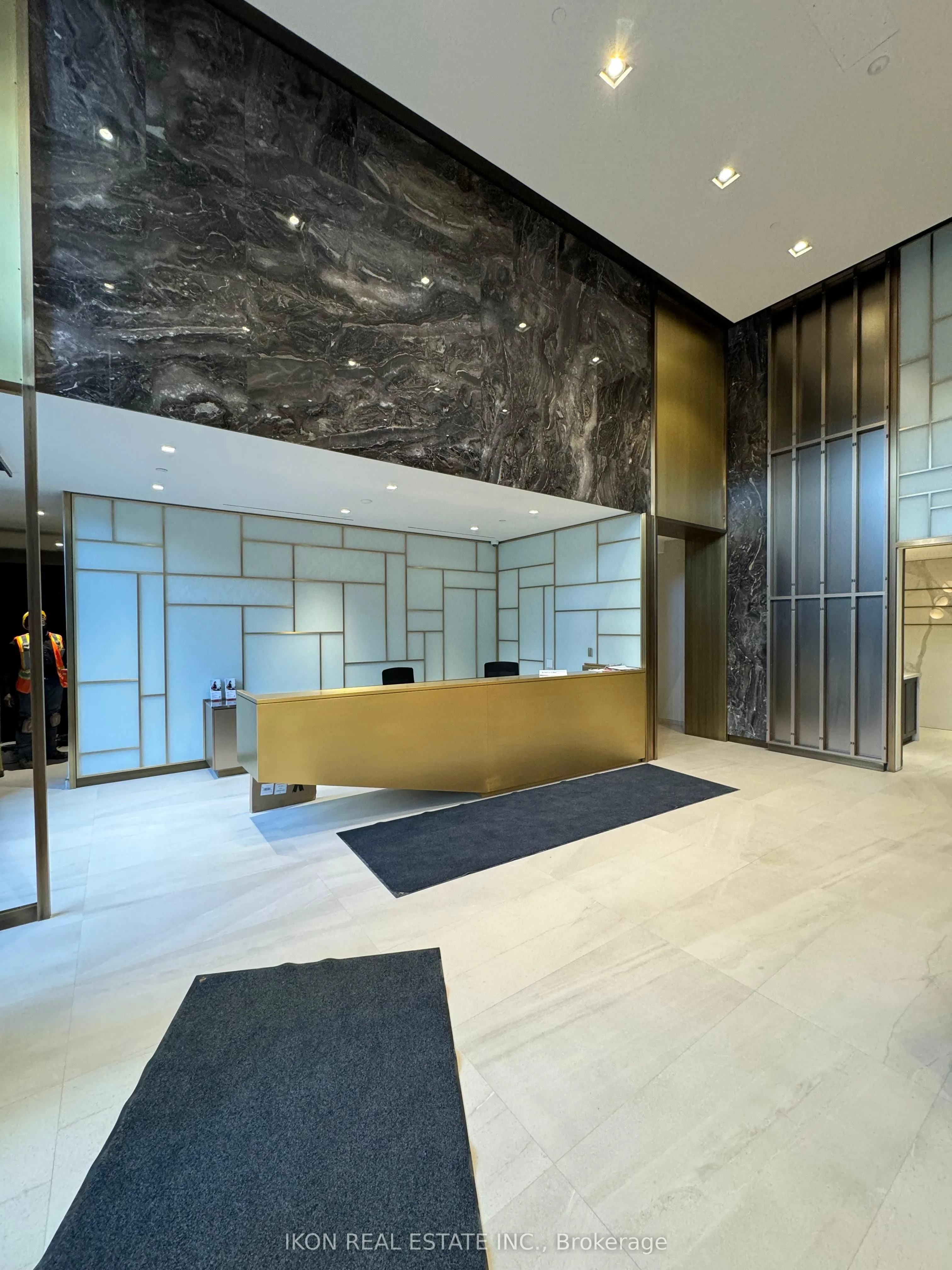 117 Broadway Avenue, #702