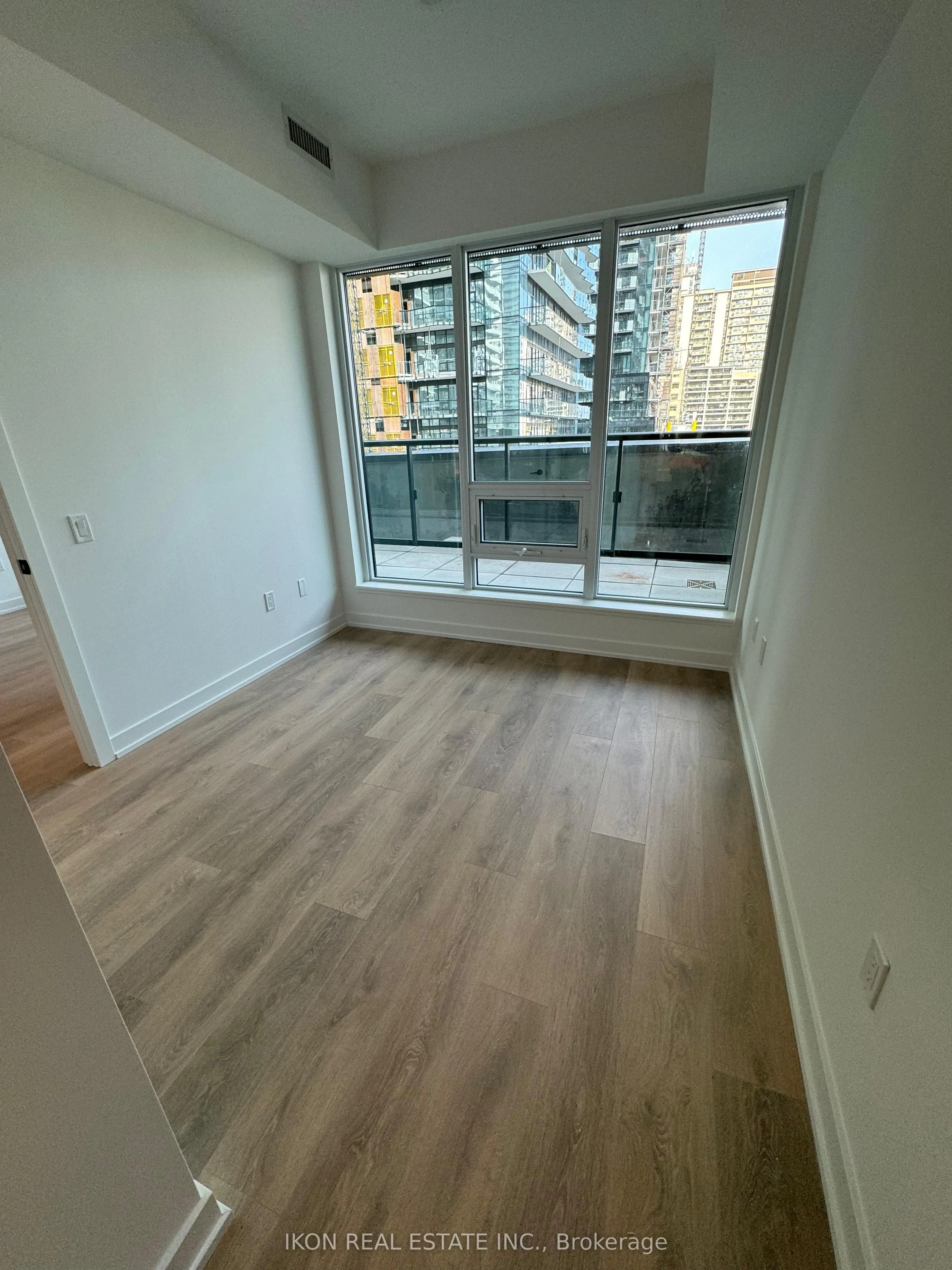 117 Broadway Avenue, #702