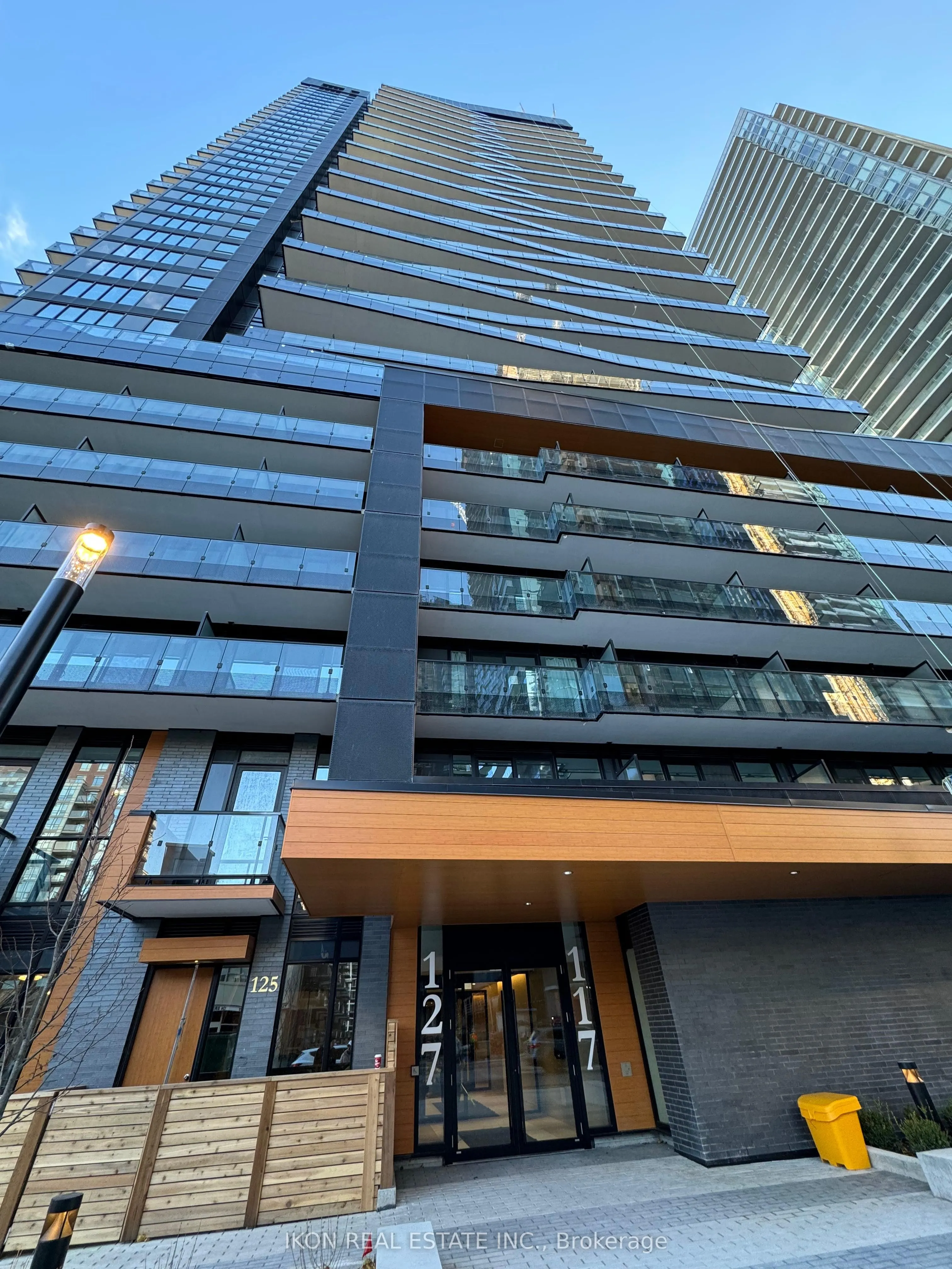 117 Broadway Avenue, #702