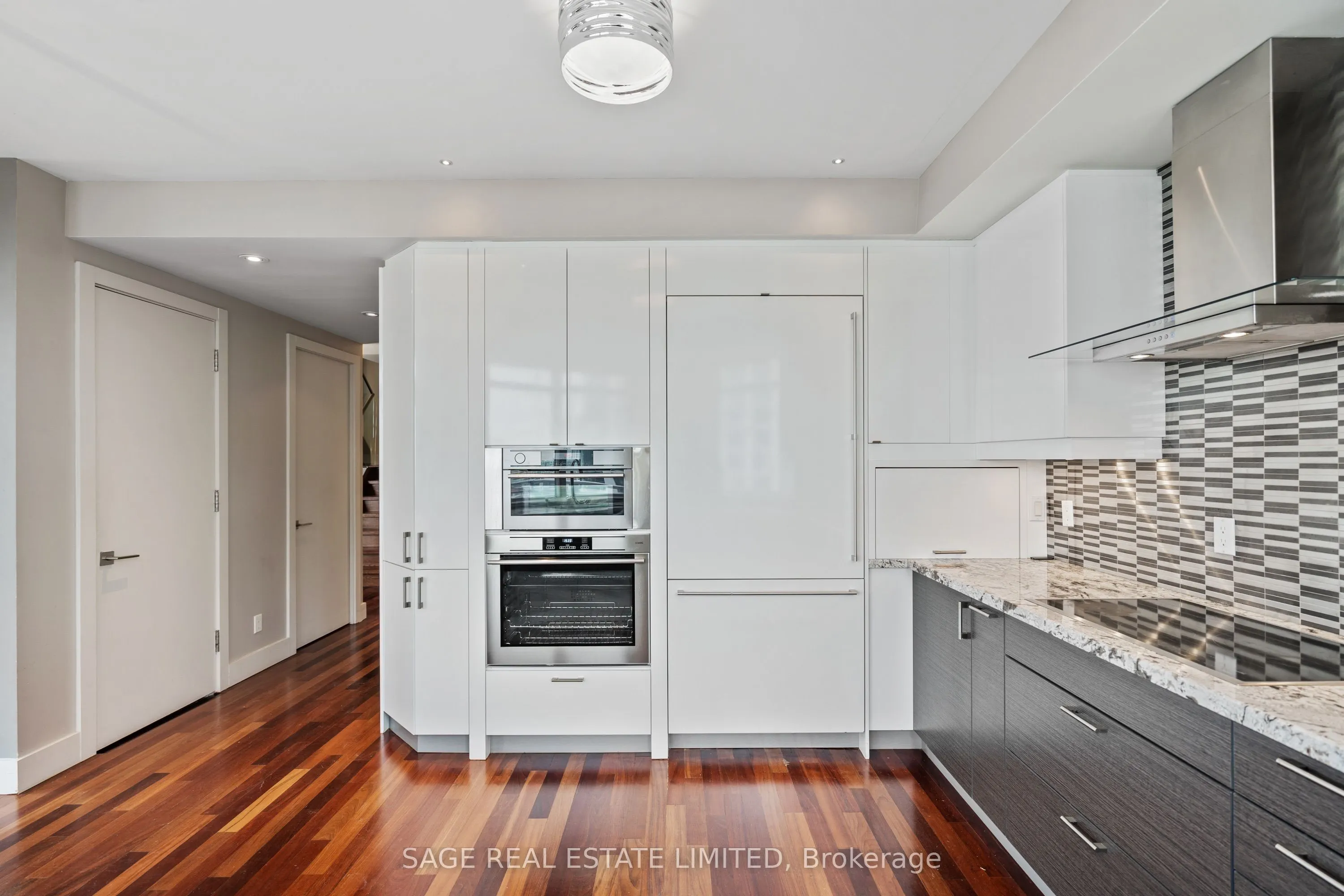 410 Queens Quay W, #LPH8