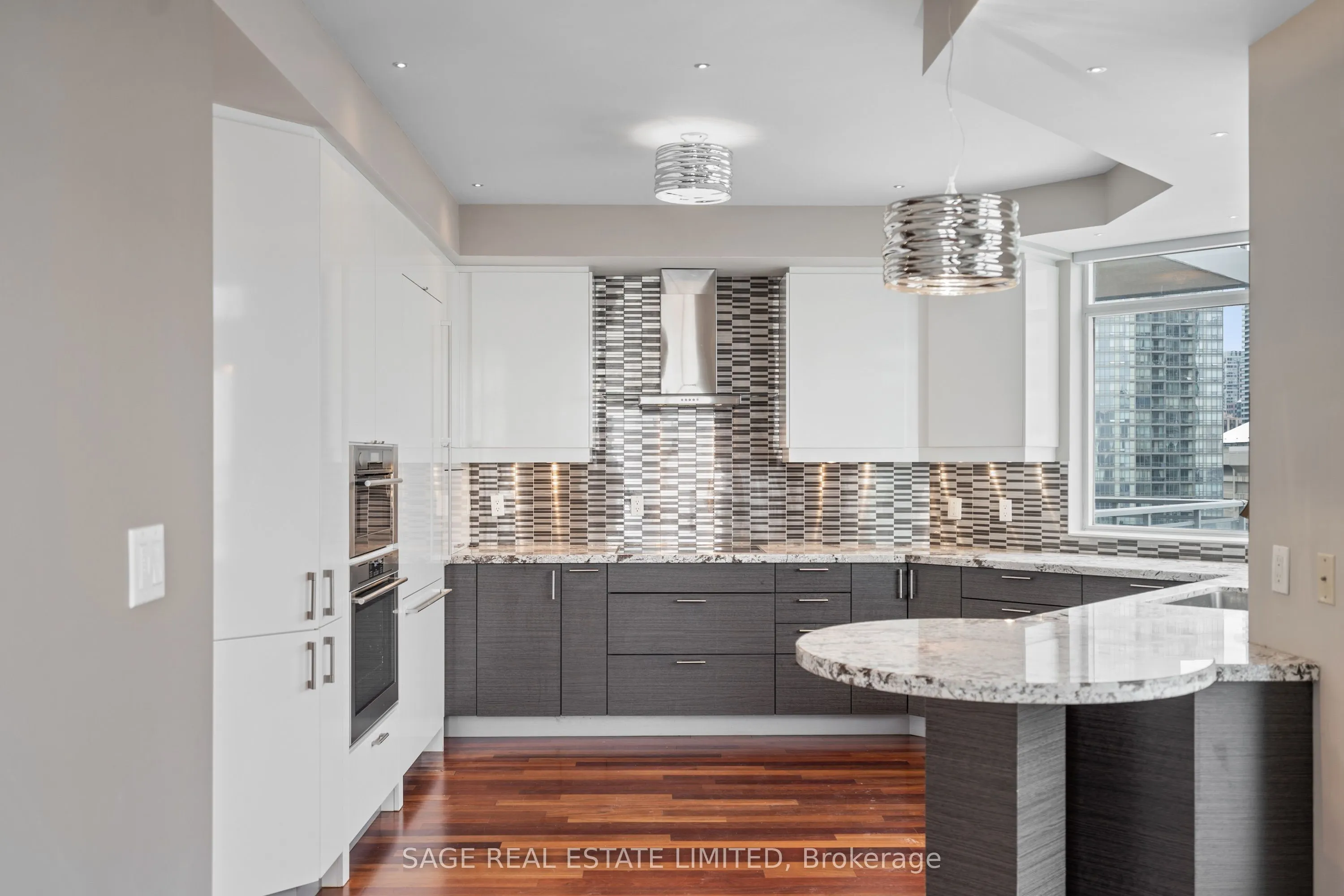 410 Queens Quay W, #LPH8