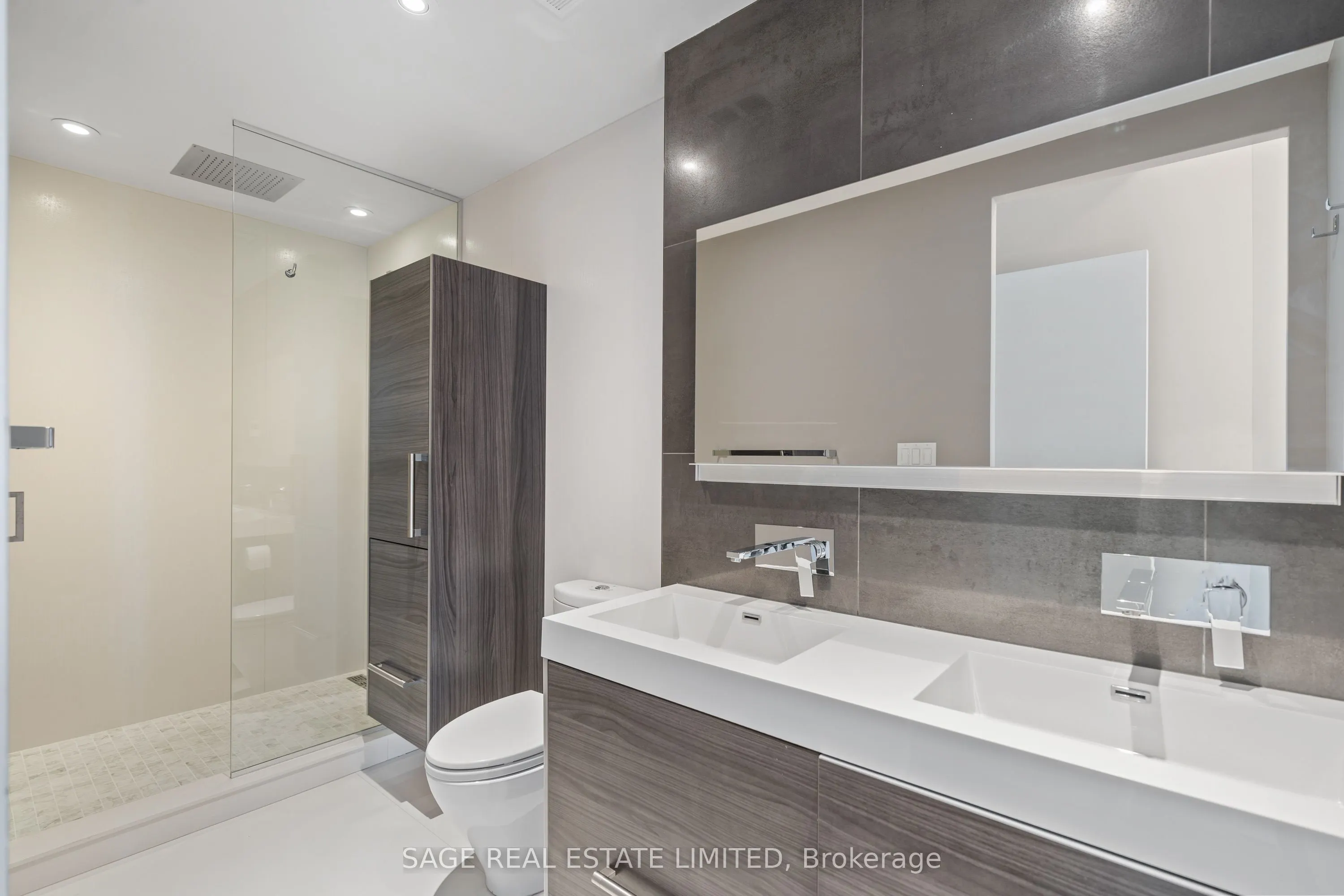 410 Queens Quay W, #LPH8