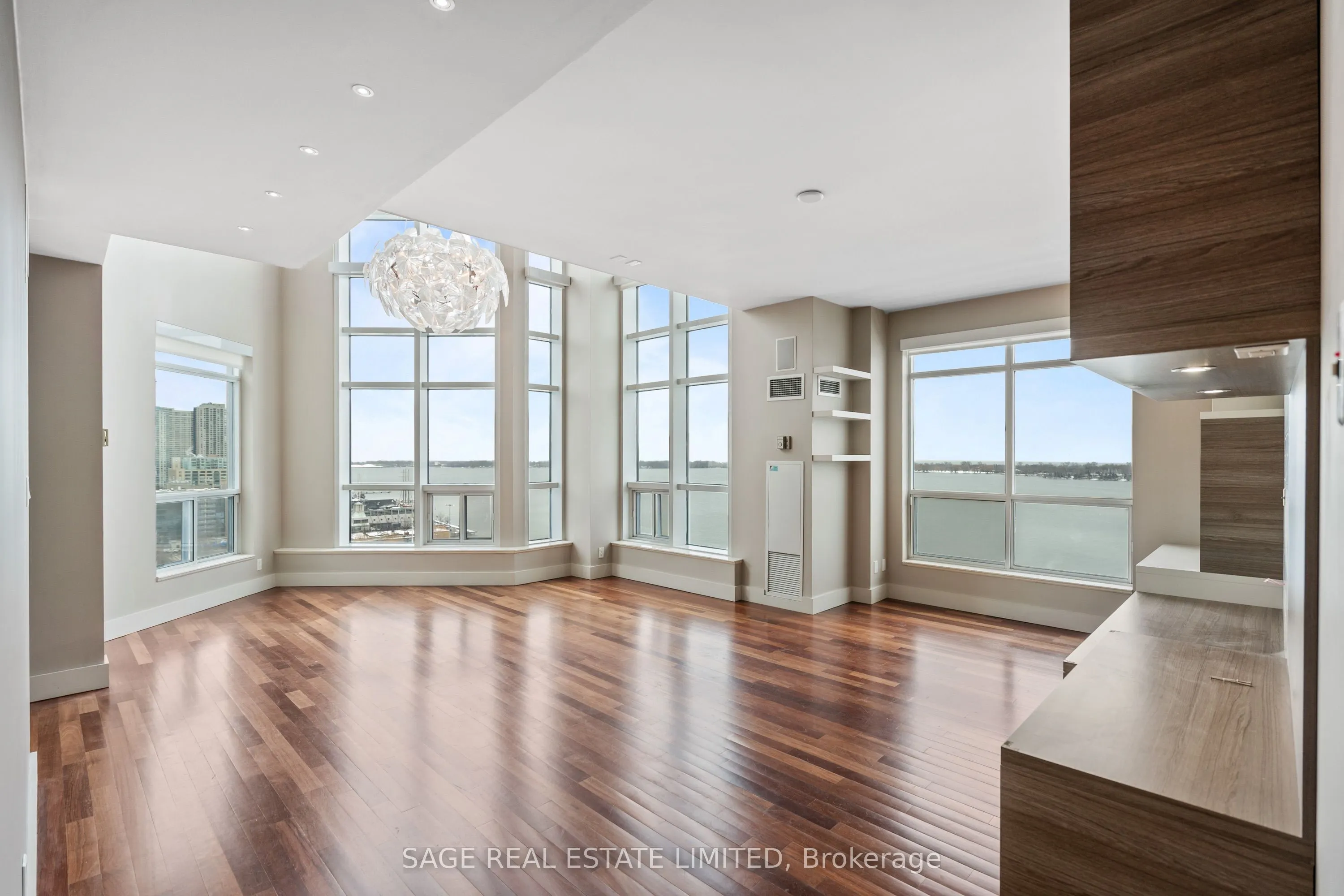 410 Queens Quay W, #LPH8