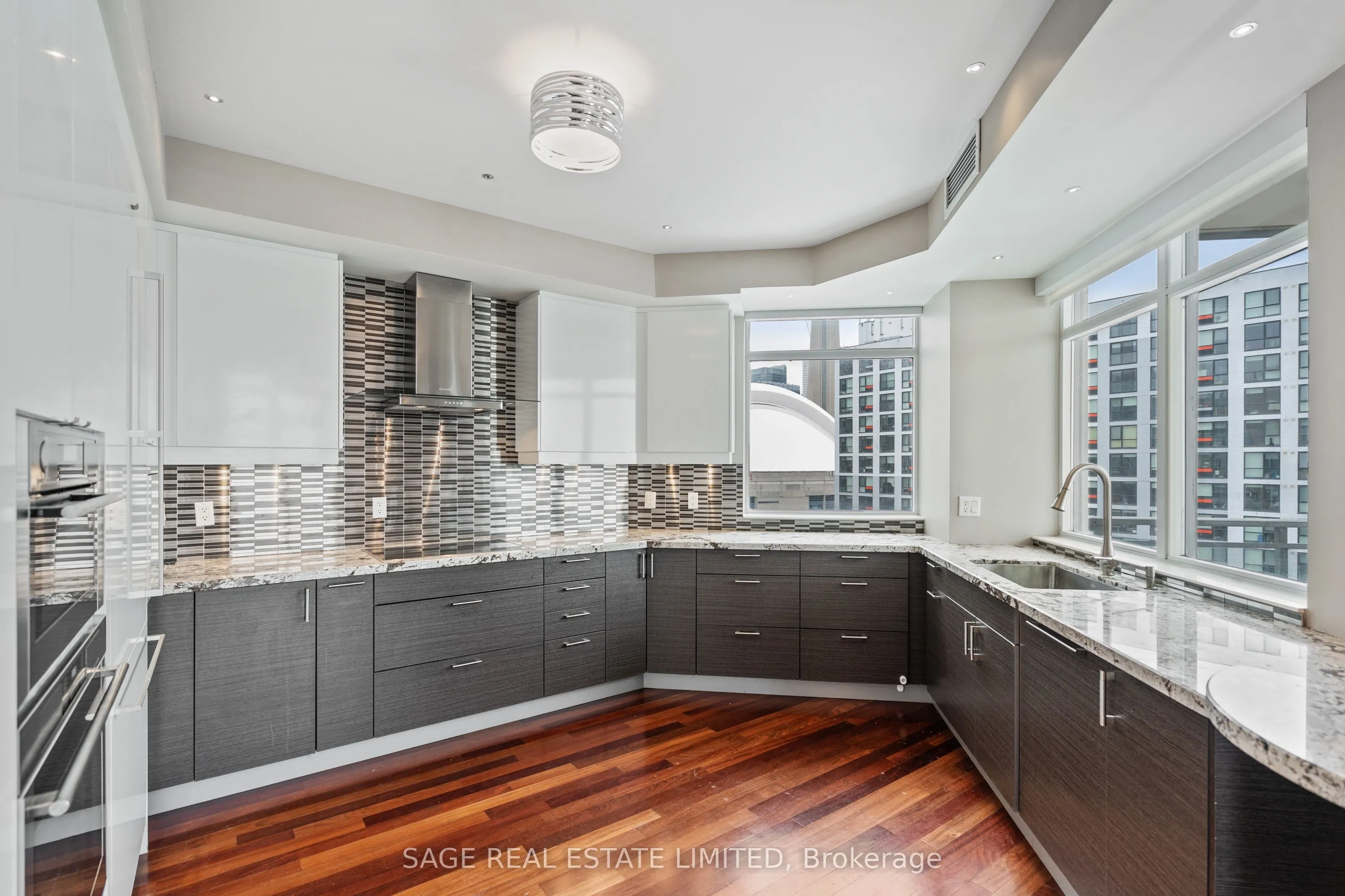 410 Queens Quay W, #LPH8
