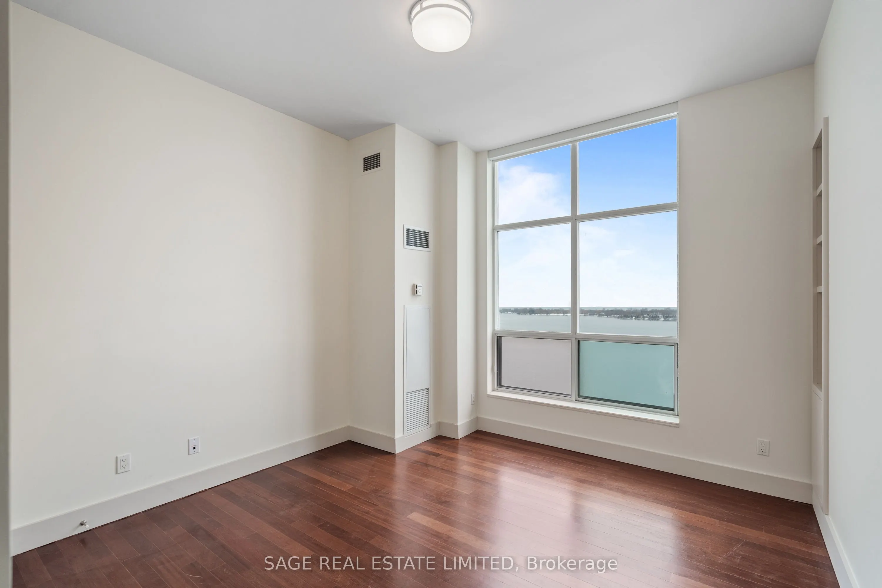 410 Queens Quay W, #LPH8