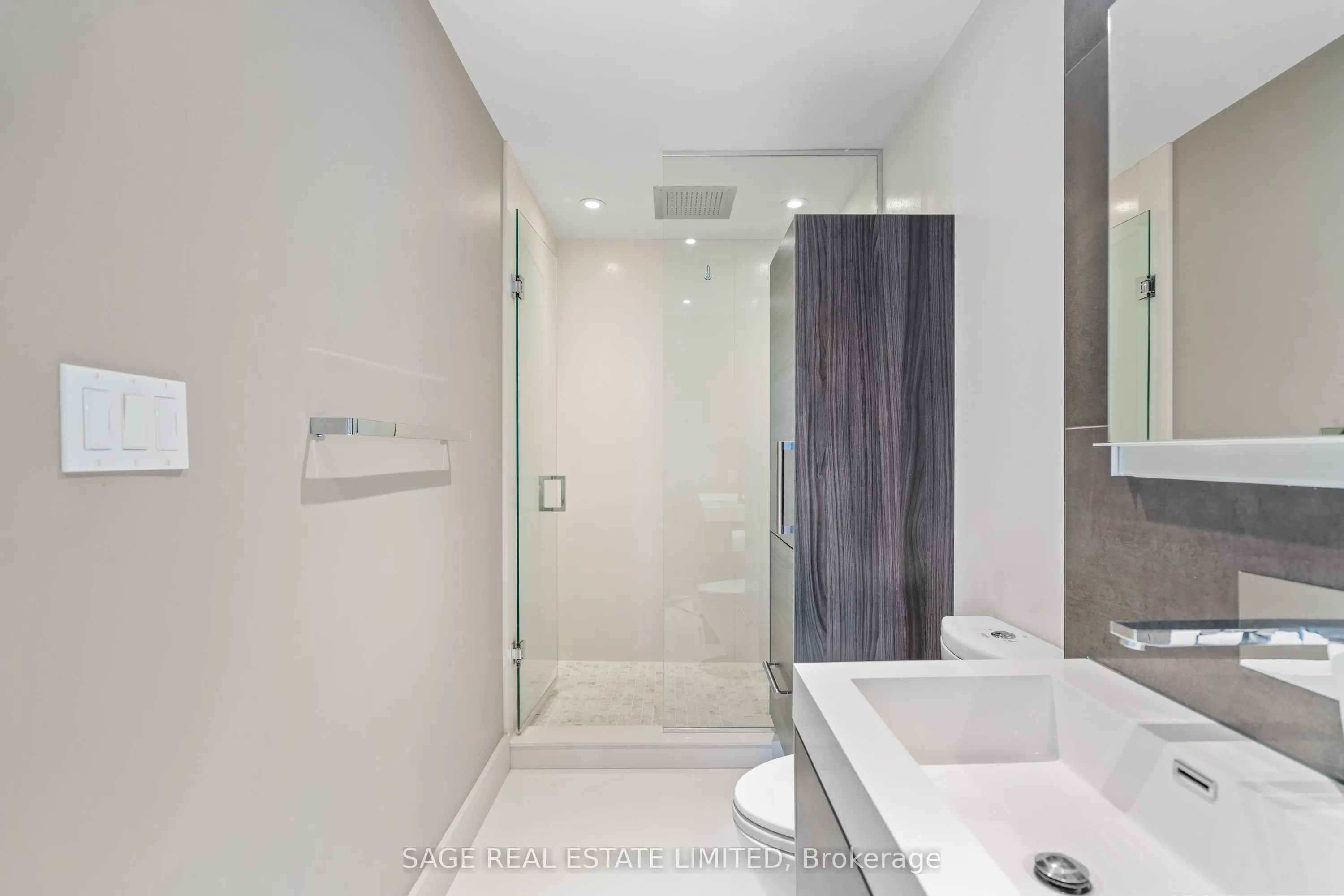 410 Queens Quay W, #LPH8