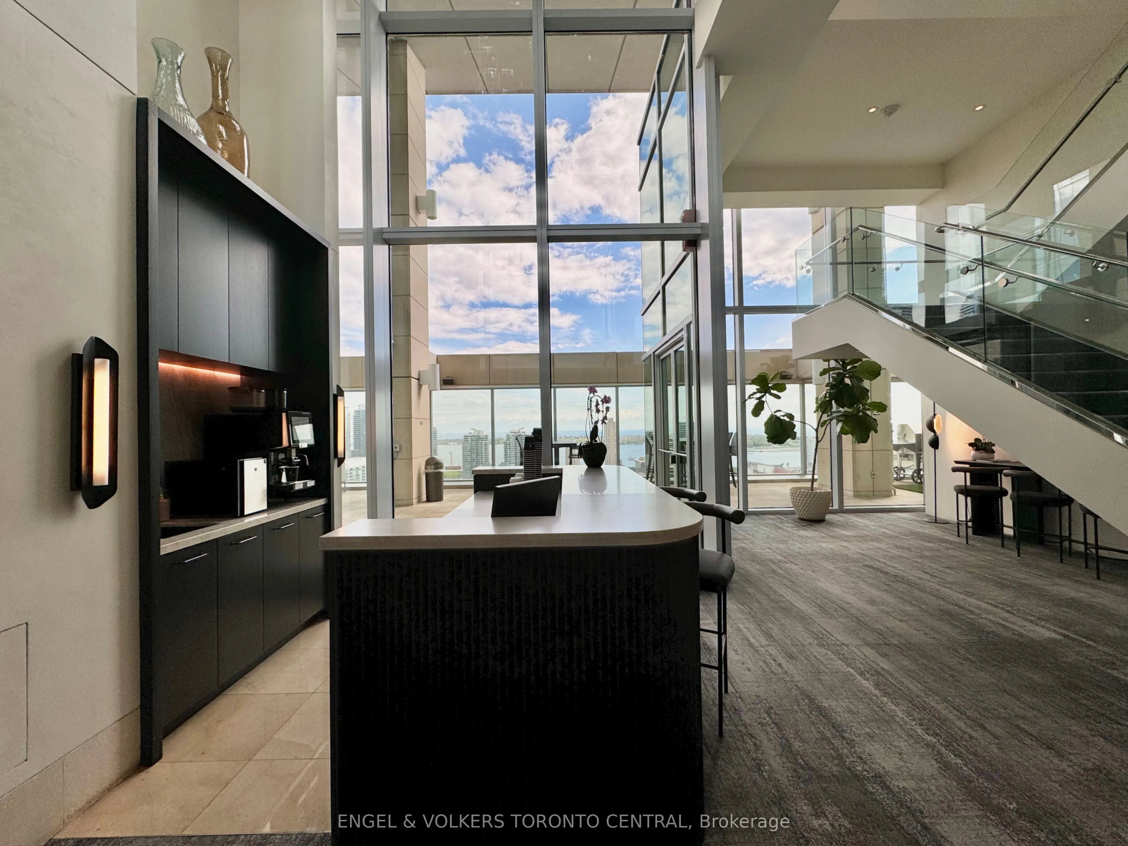 183 Wellington Street W, #3404