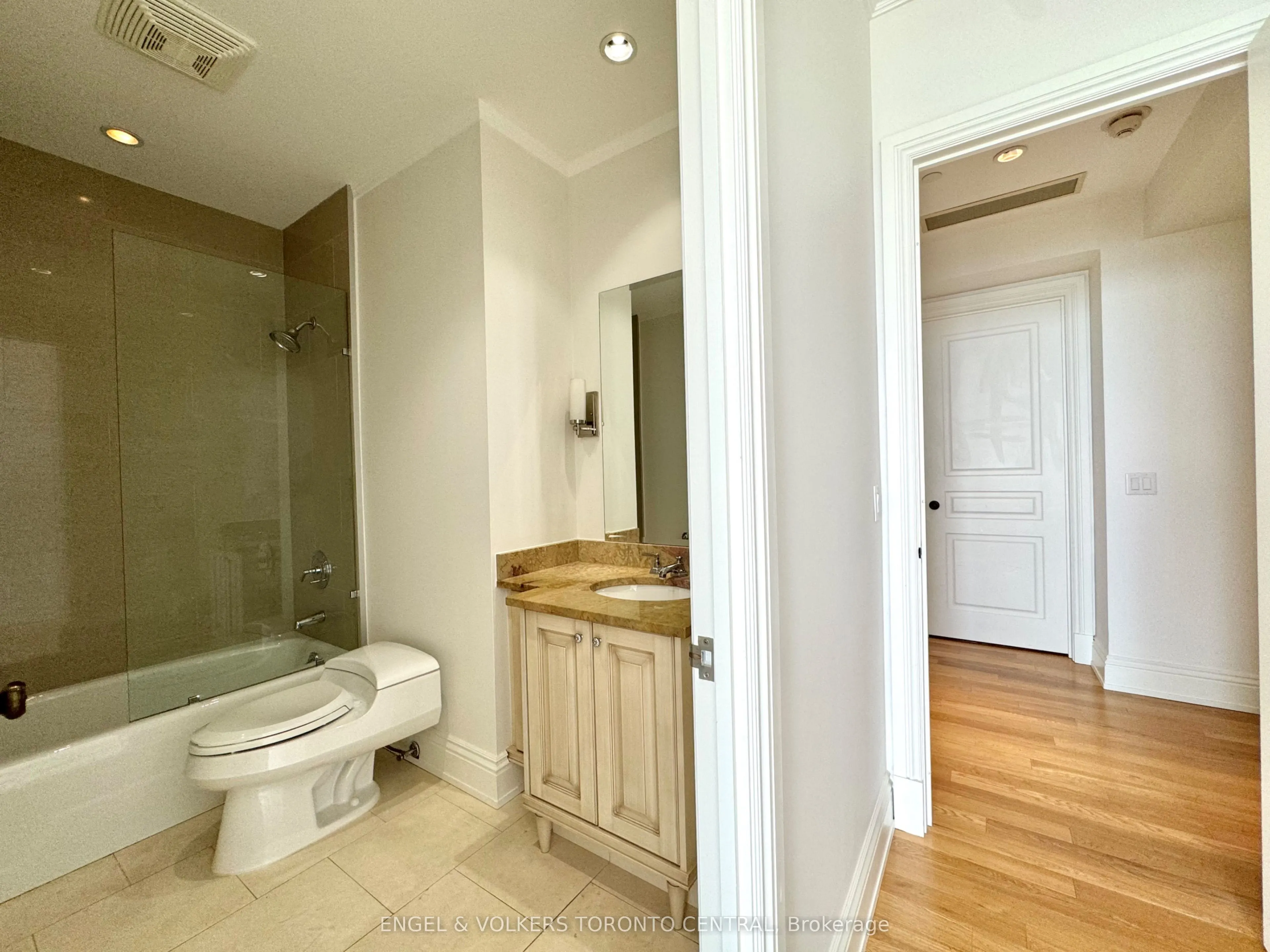 183 Wellington Street W, #3404