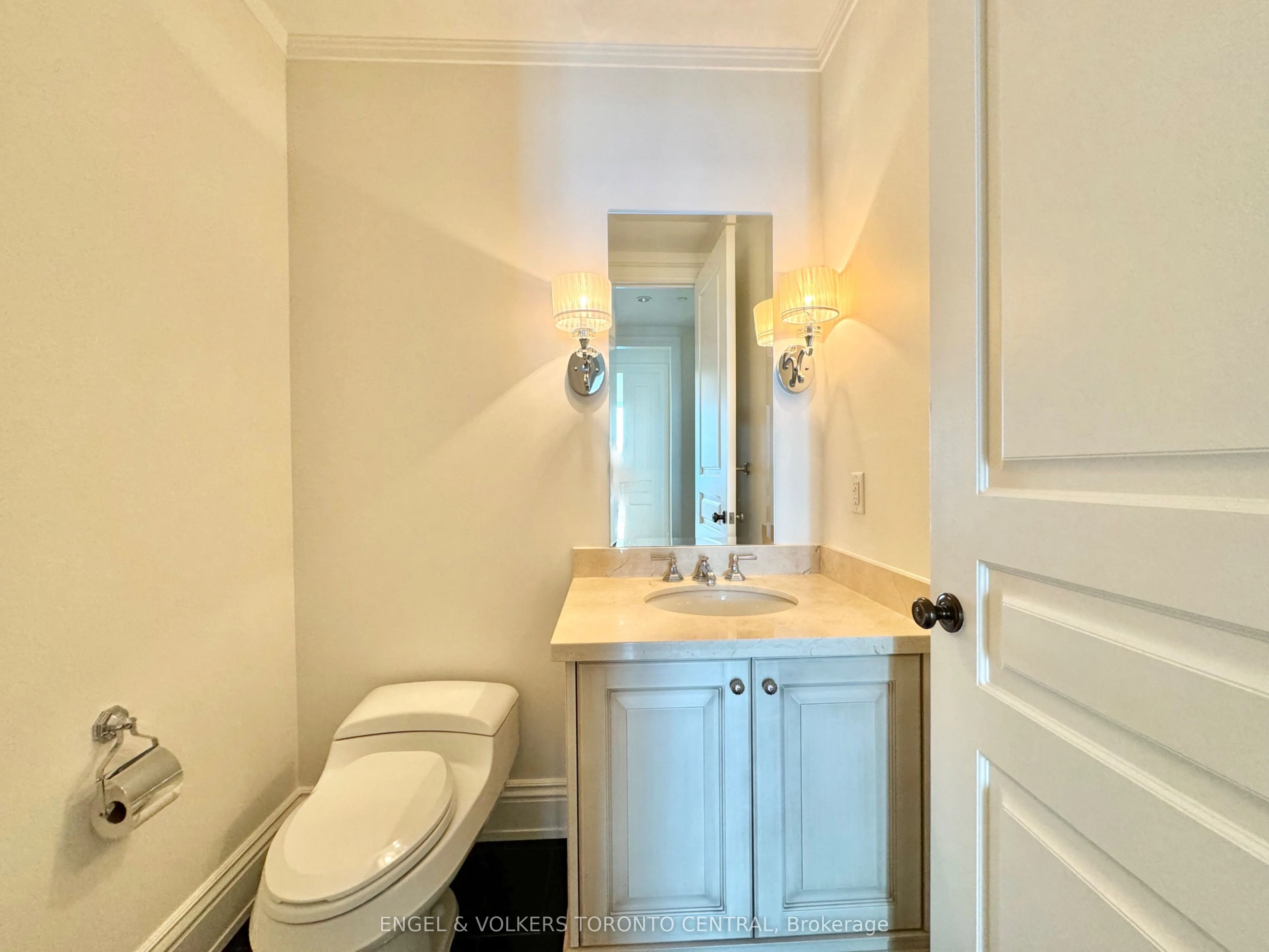 183 Wellington Street W, #3404