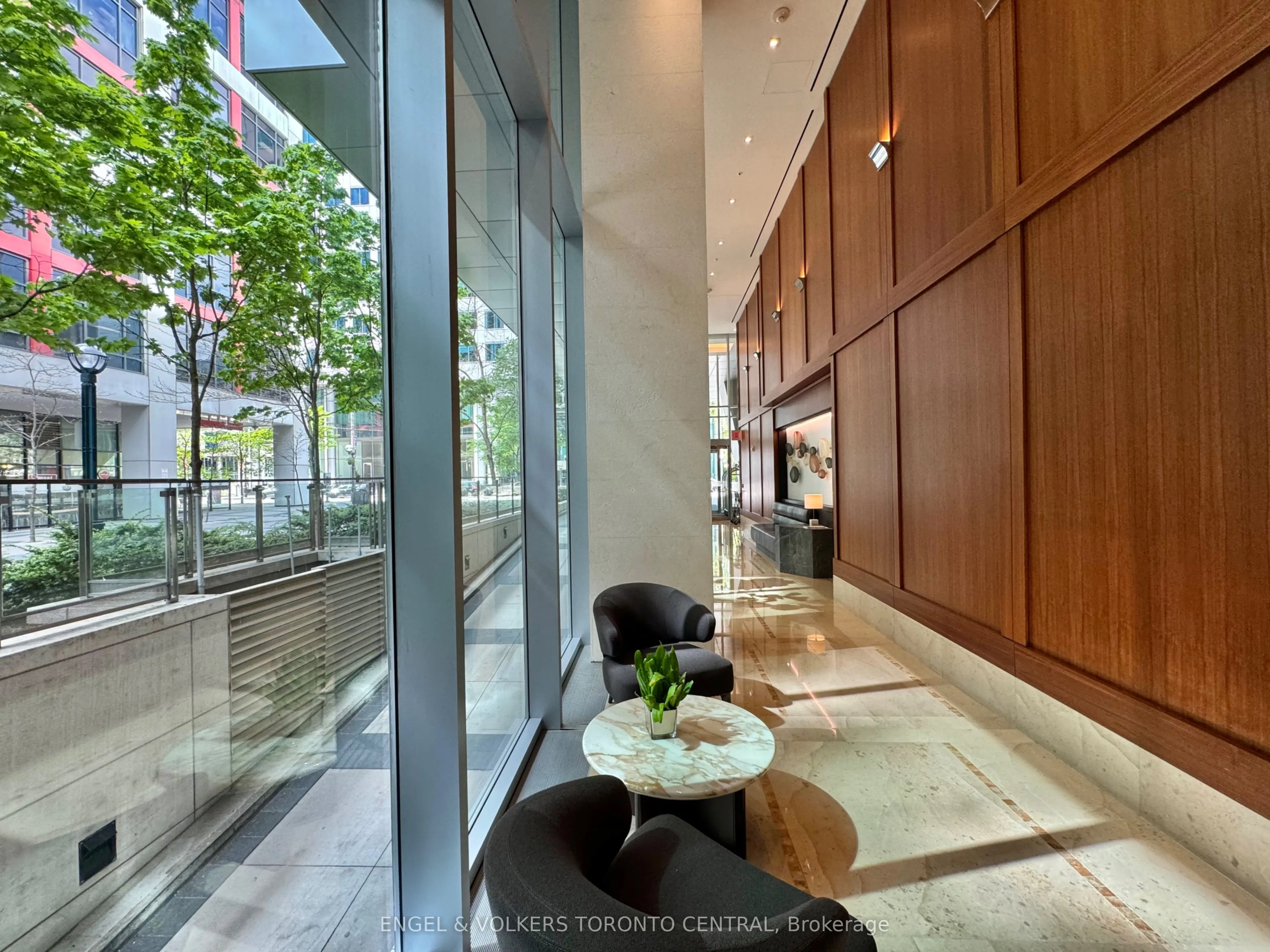 183 Wellington Street W, #3404