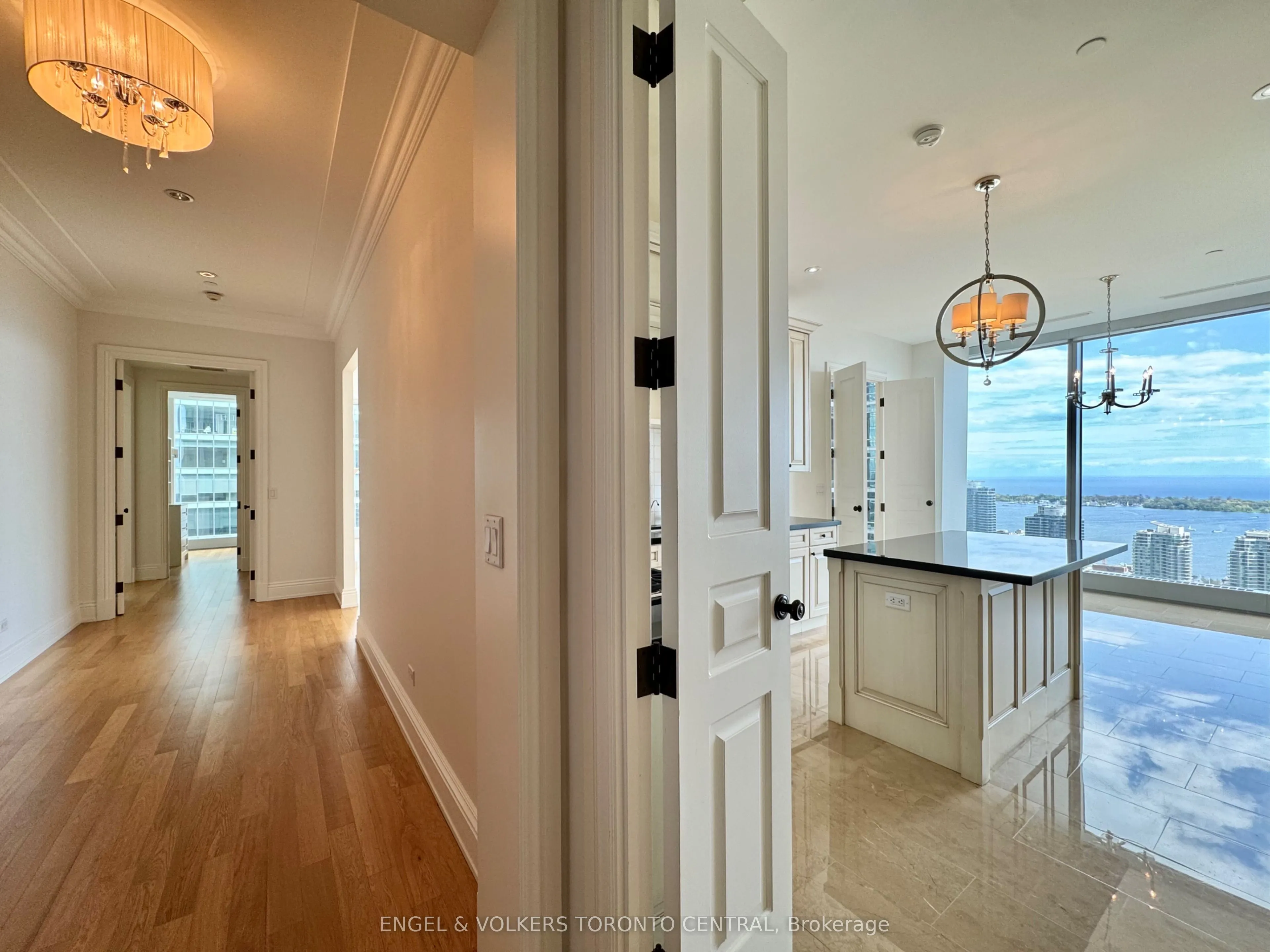 183 Wellington Street W, #3404