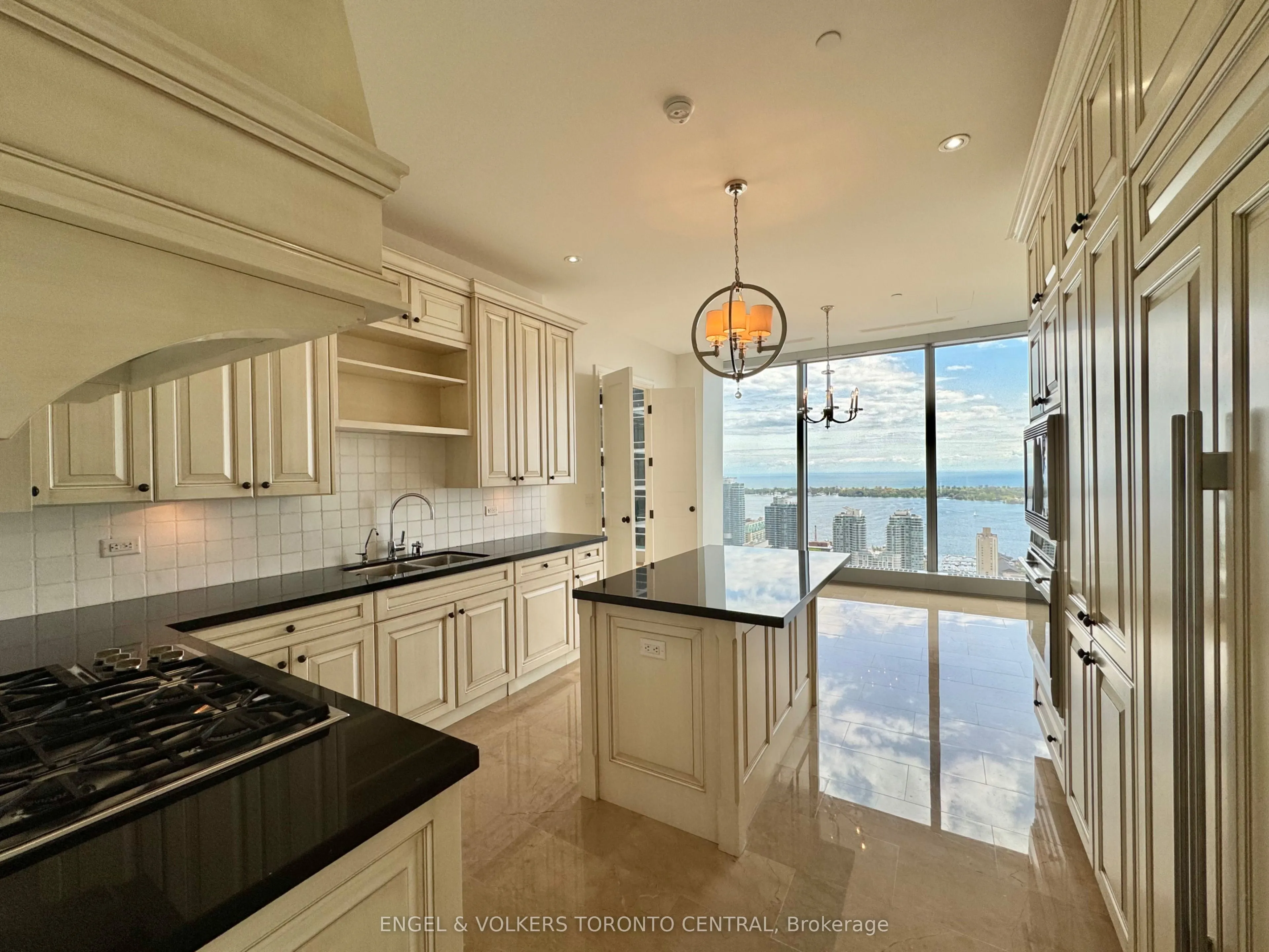 183 Wellington Street W, #3404