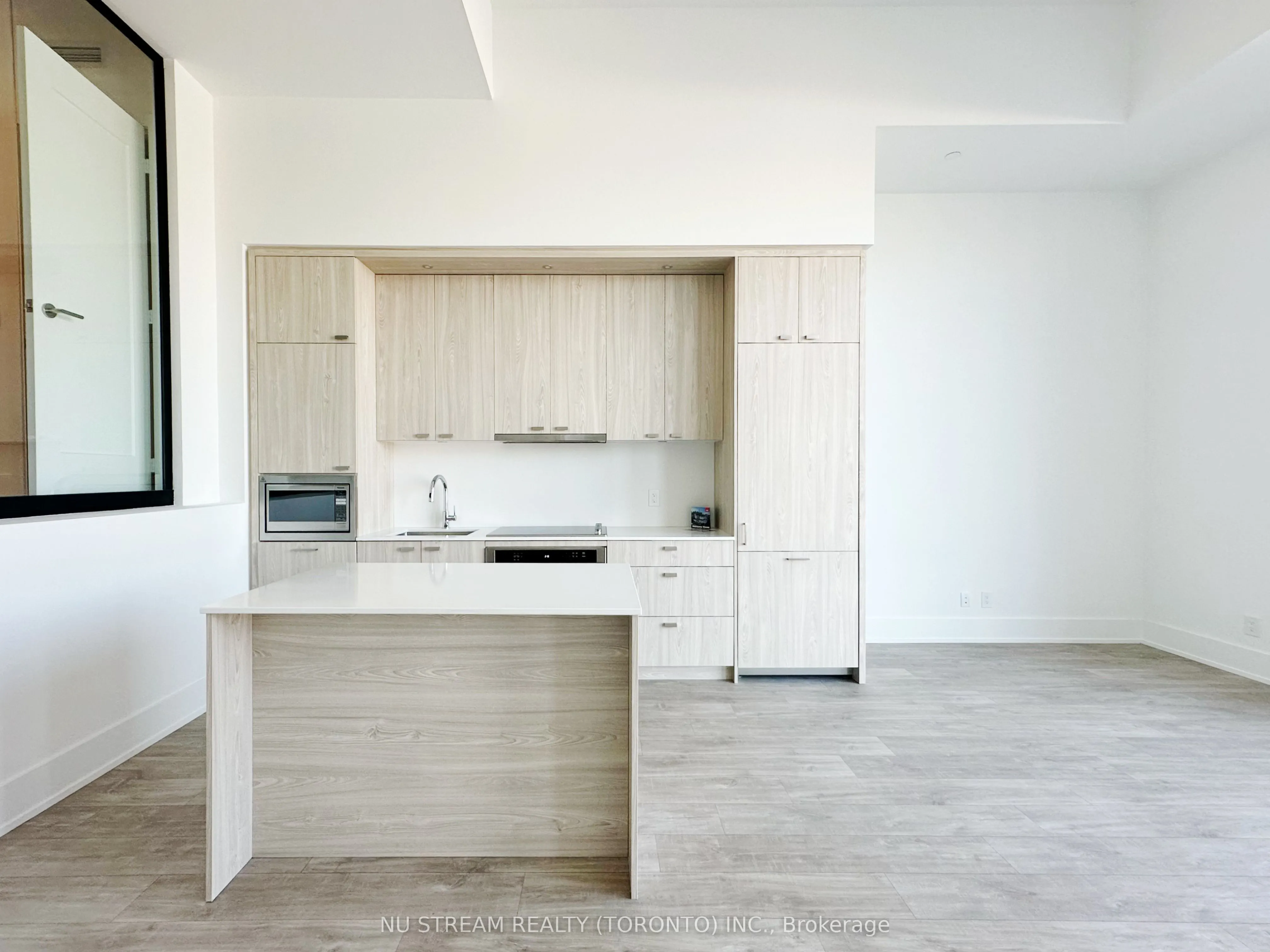 115 Denison Avenue, #413