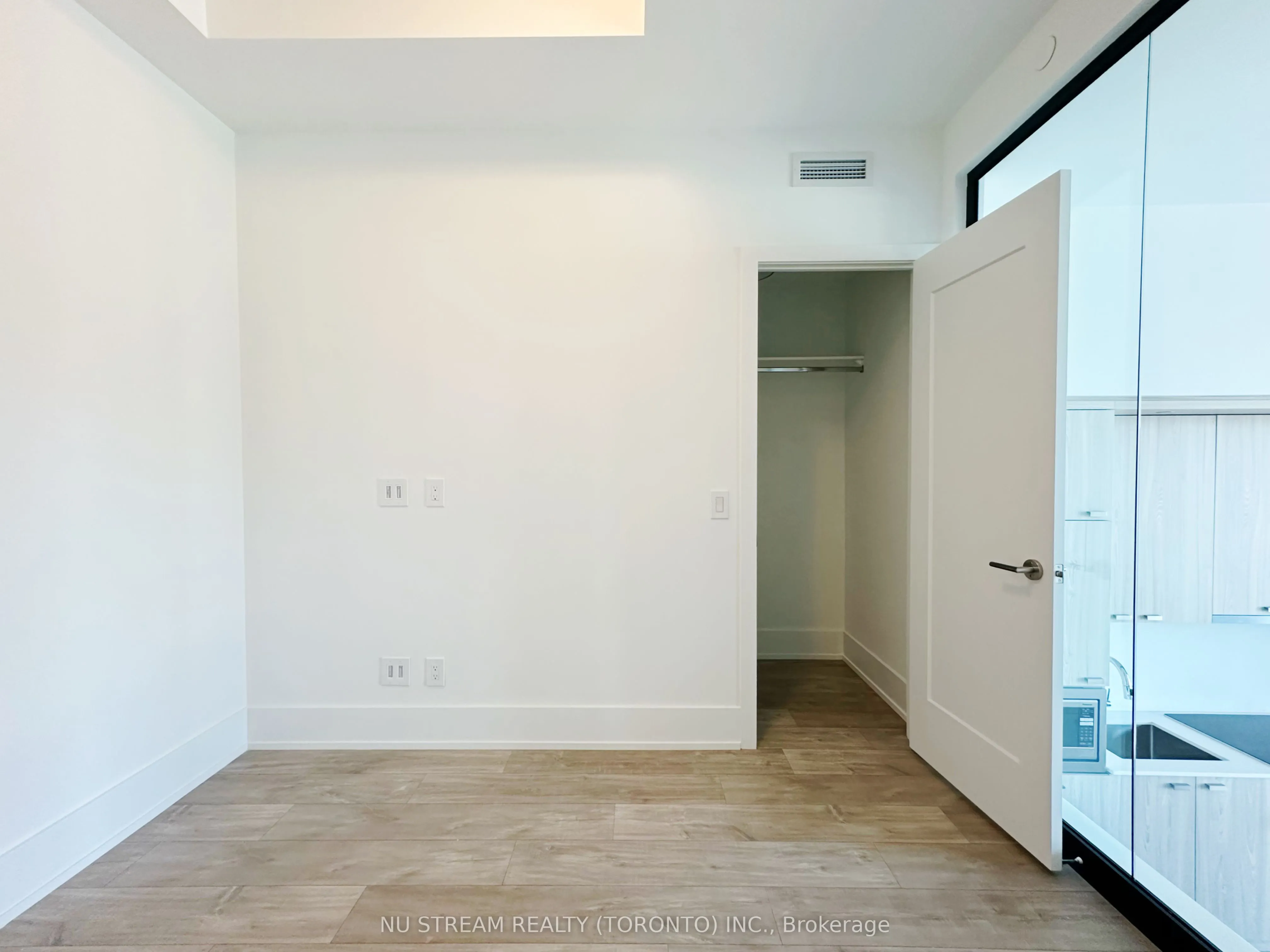 115 Denison Avenue, #413