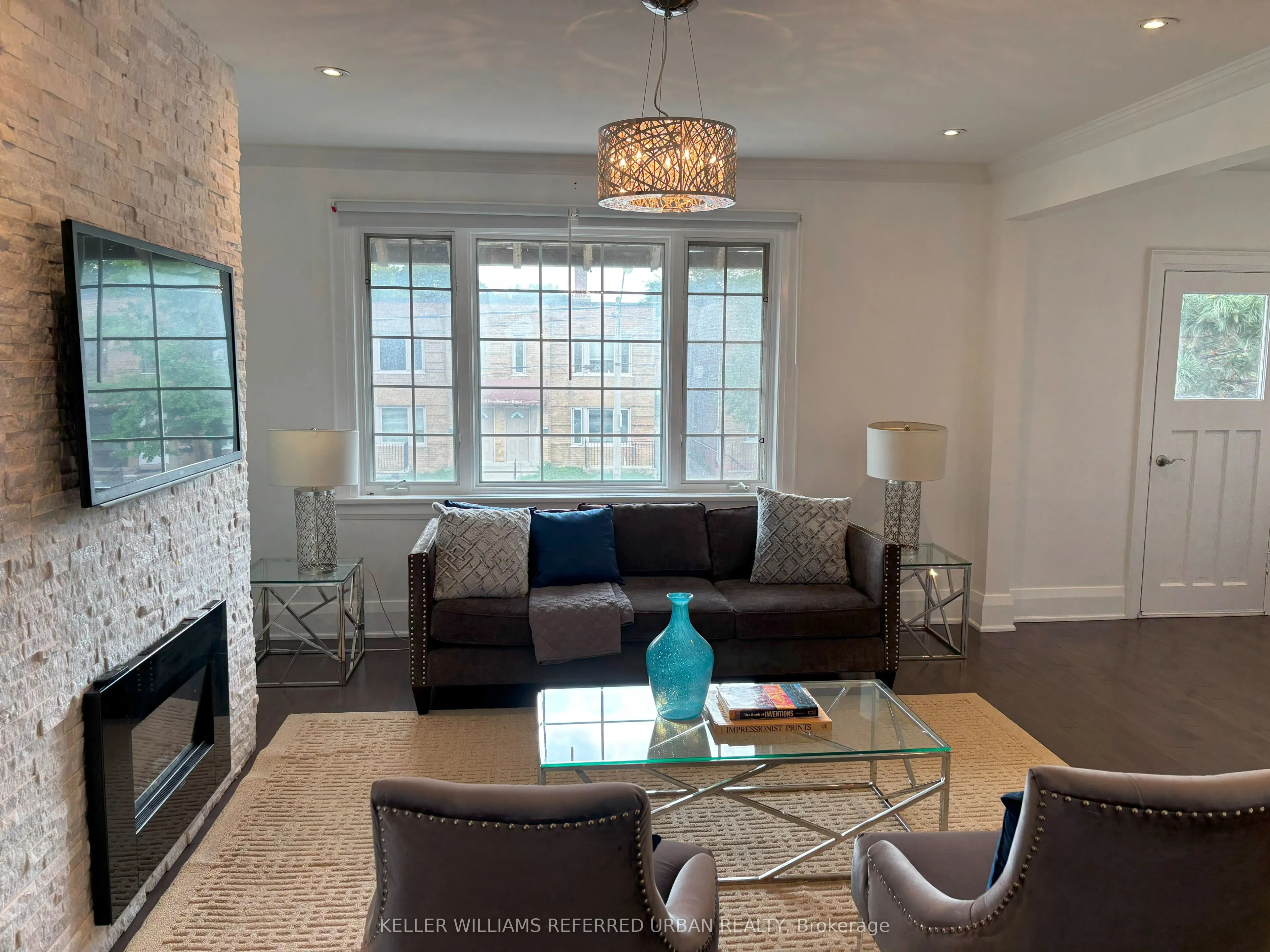 971 Avenue Road, #Upper