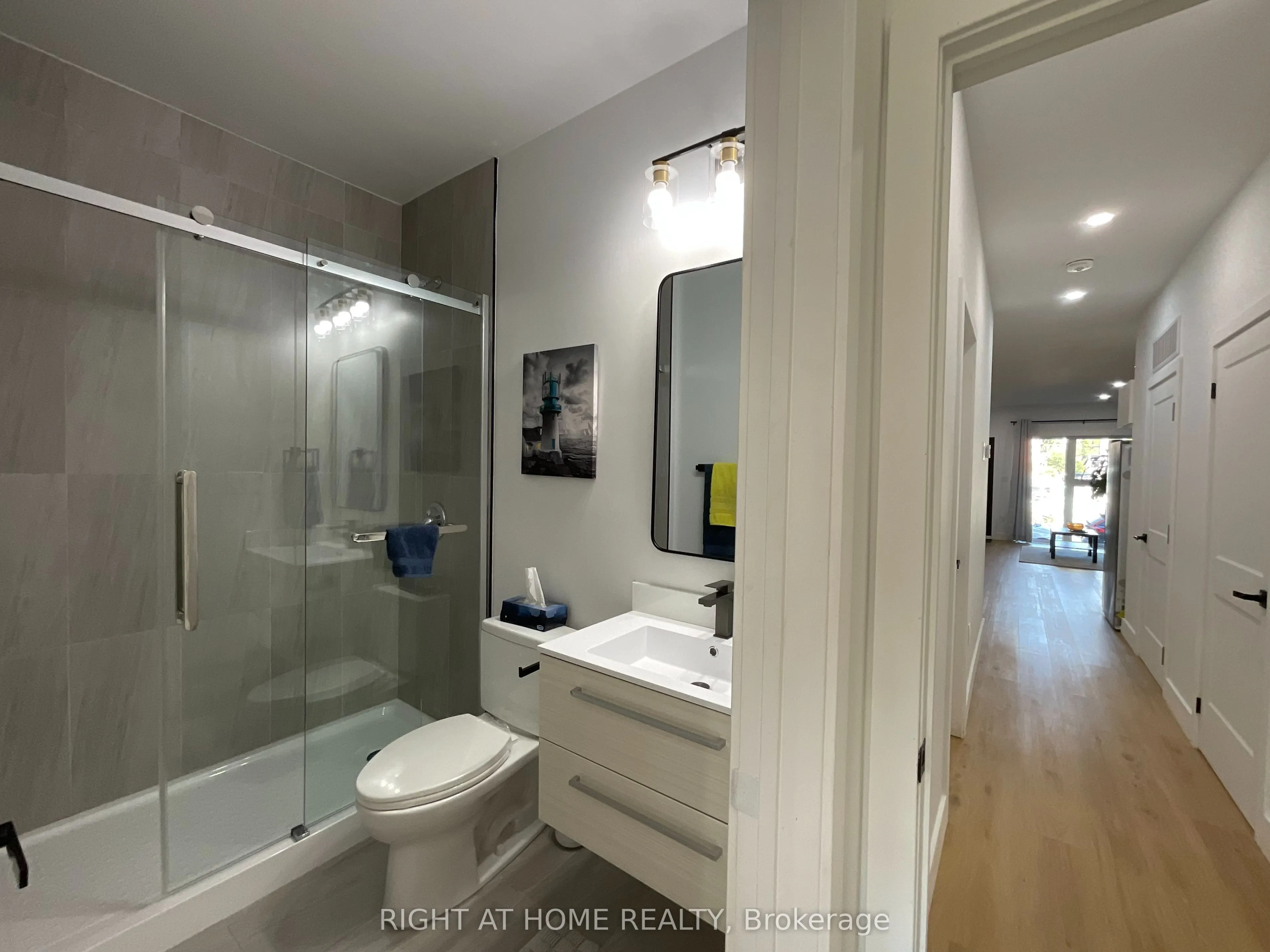 674 Manning Avenue, #Main Floor