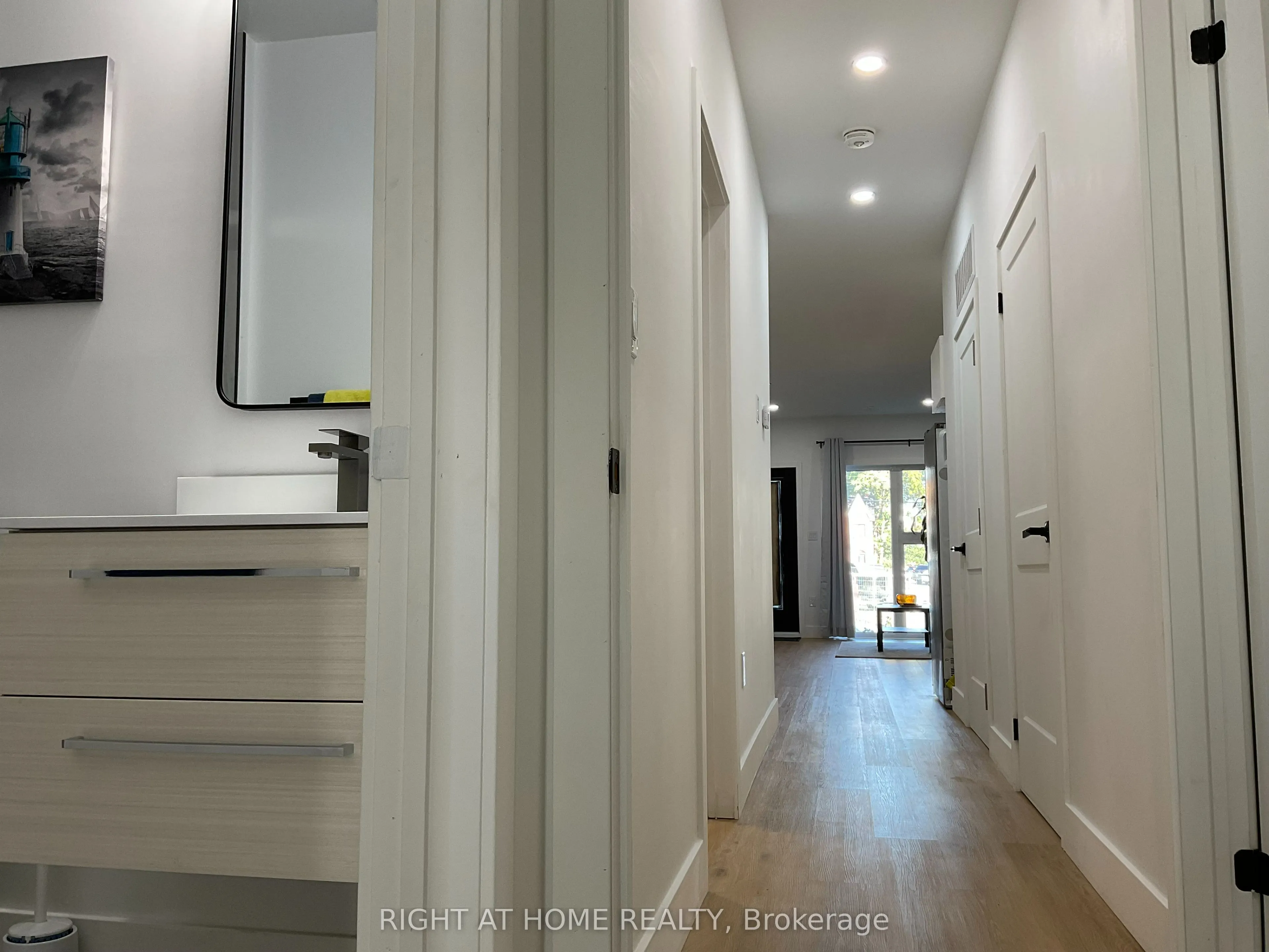 674 Manning Avenue, #Main Floor