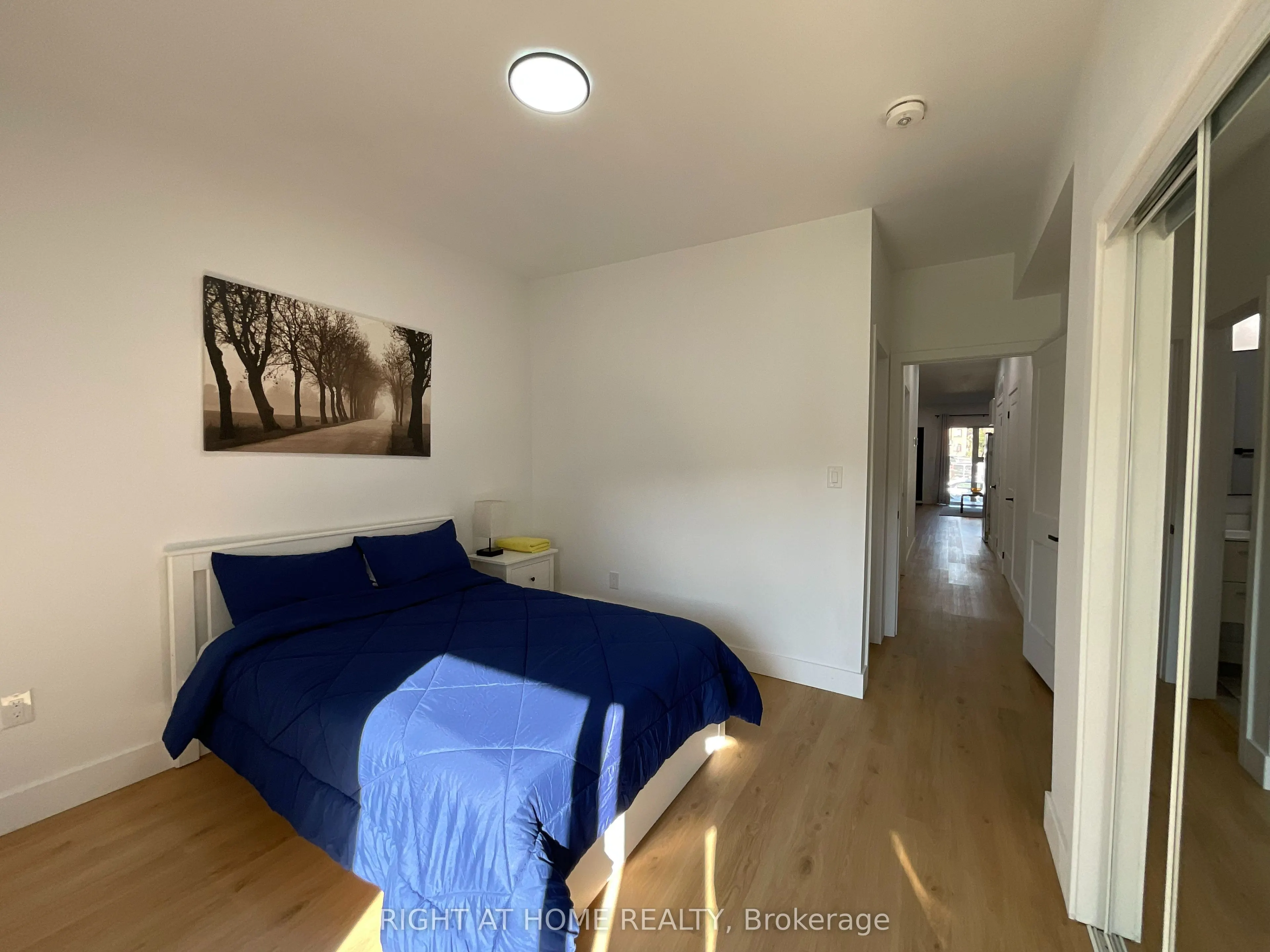 674 Manning Avenue, #Main Floor