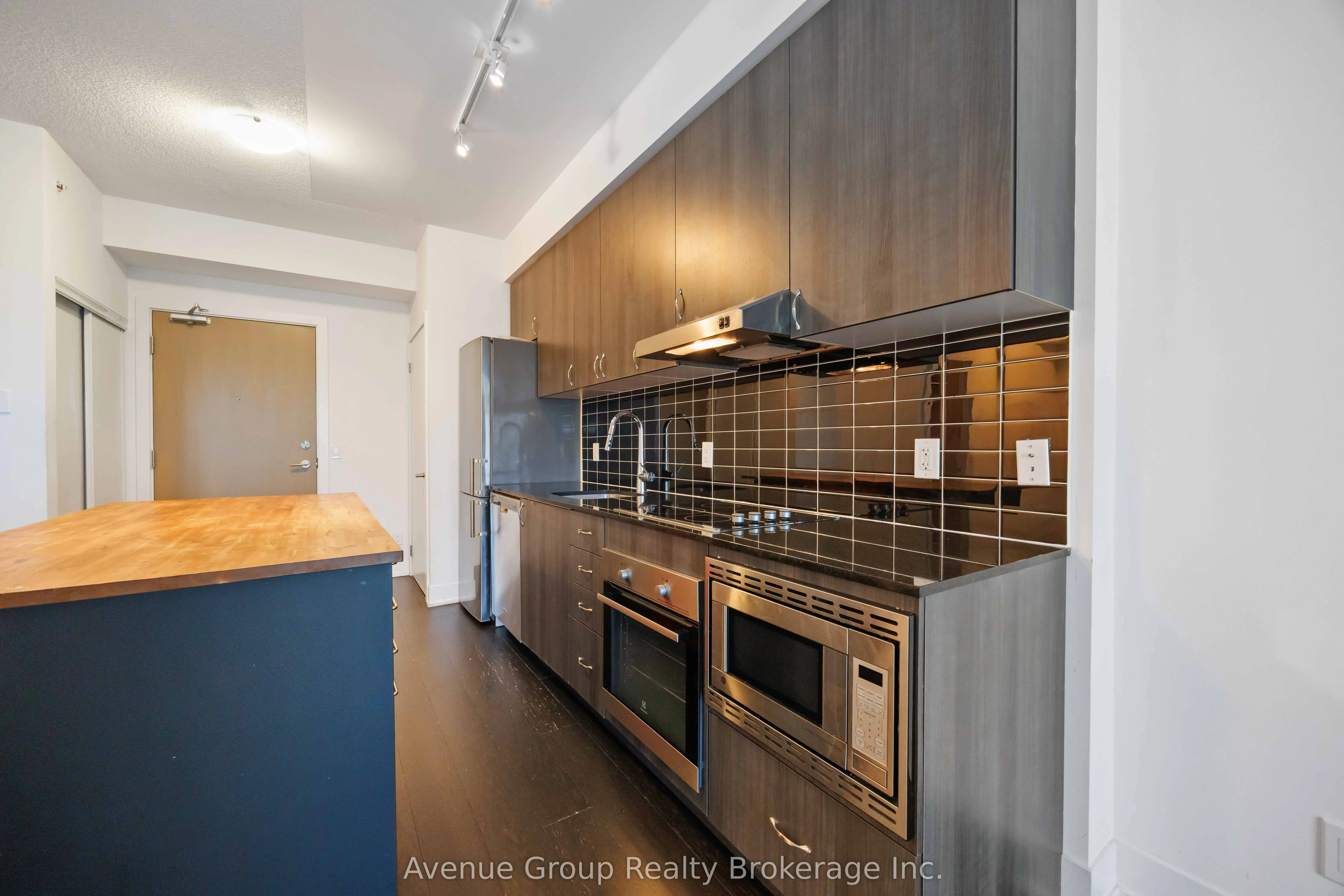 7 Kenaston Gardens, #316