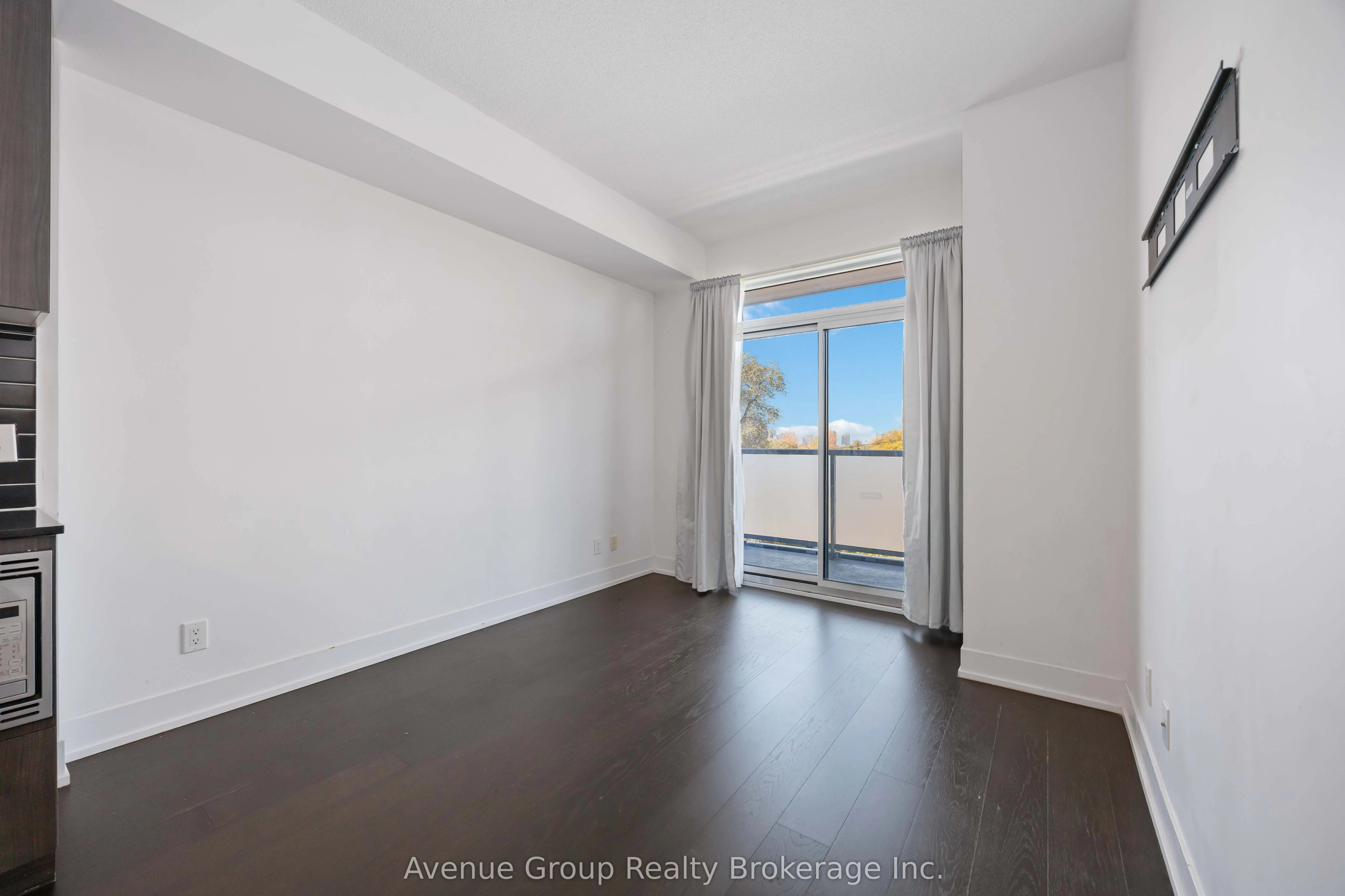 7 Kenaston Gardens, #316